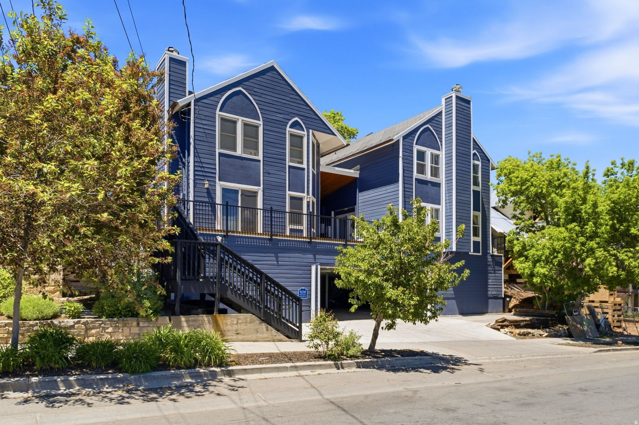 BLUE CHURCH LODGE - Residential