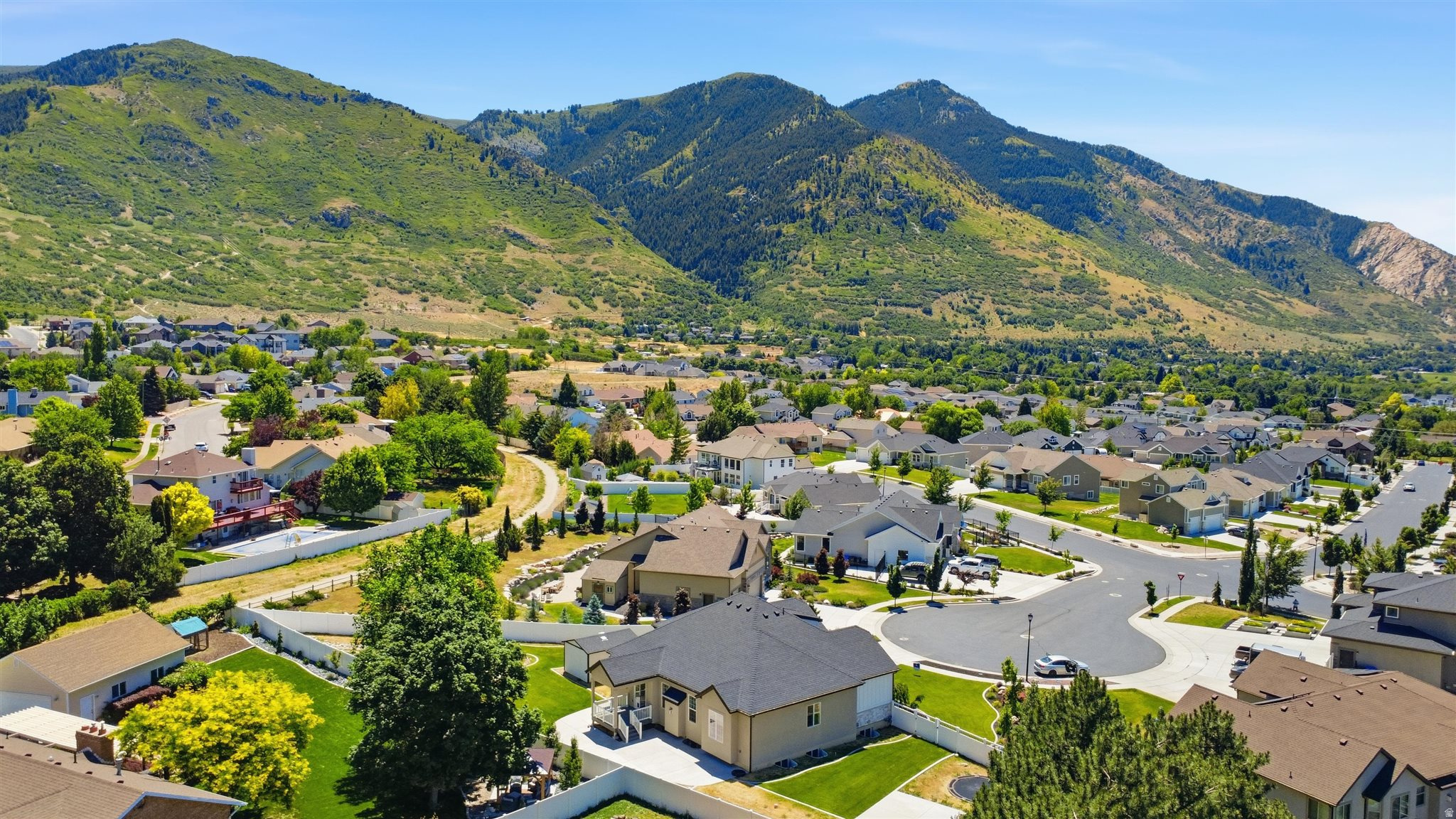OAKMONT ESTATES - Residential