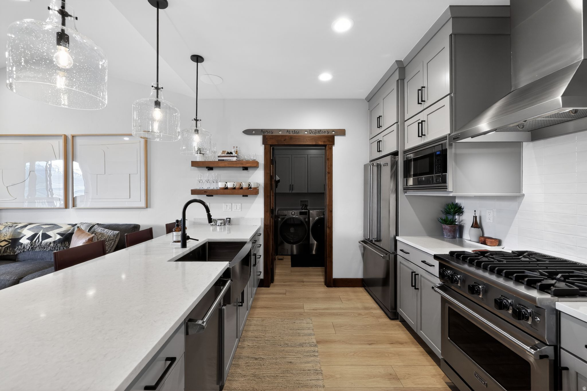 BLACKROCK RIDGE - Residential