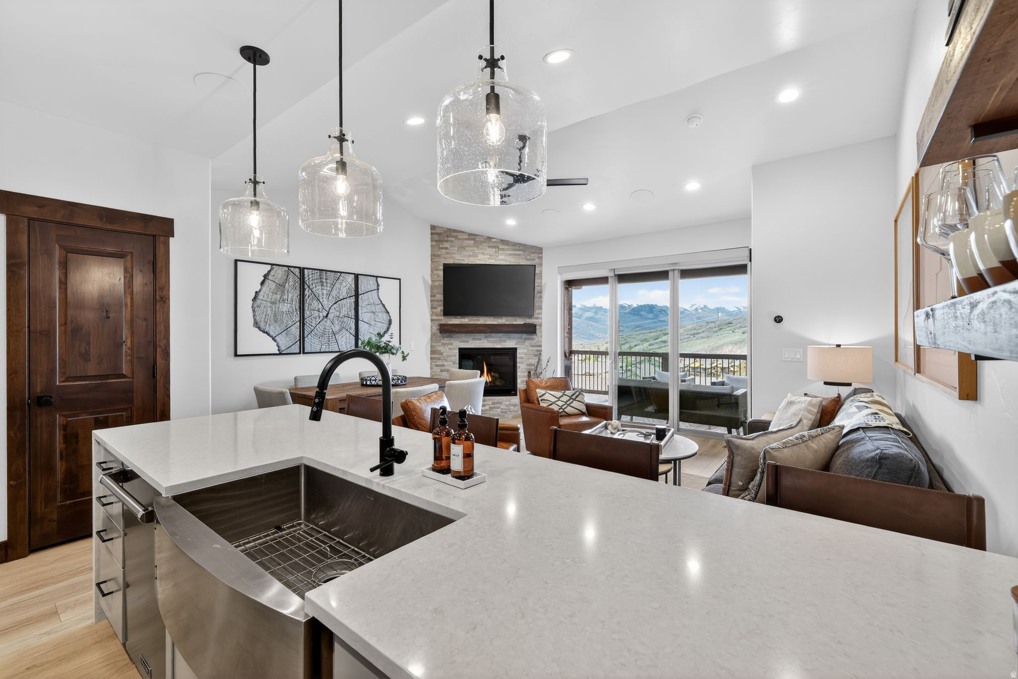 BLACKROCK RIDGE - Residential