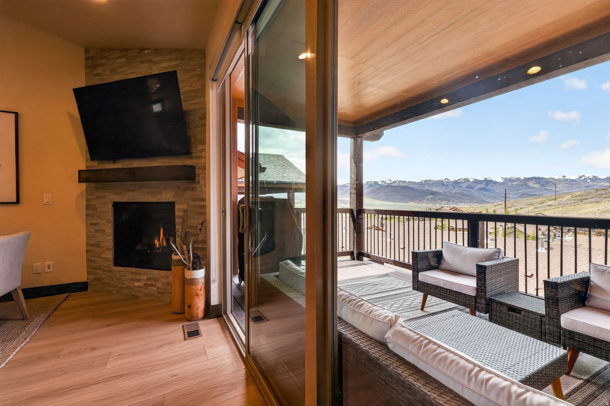BLACKROCK RIDGE - Residential