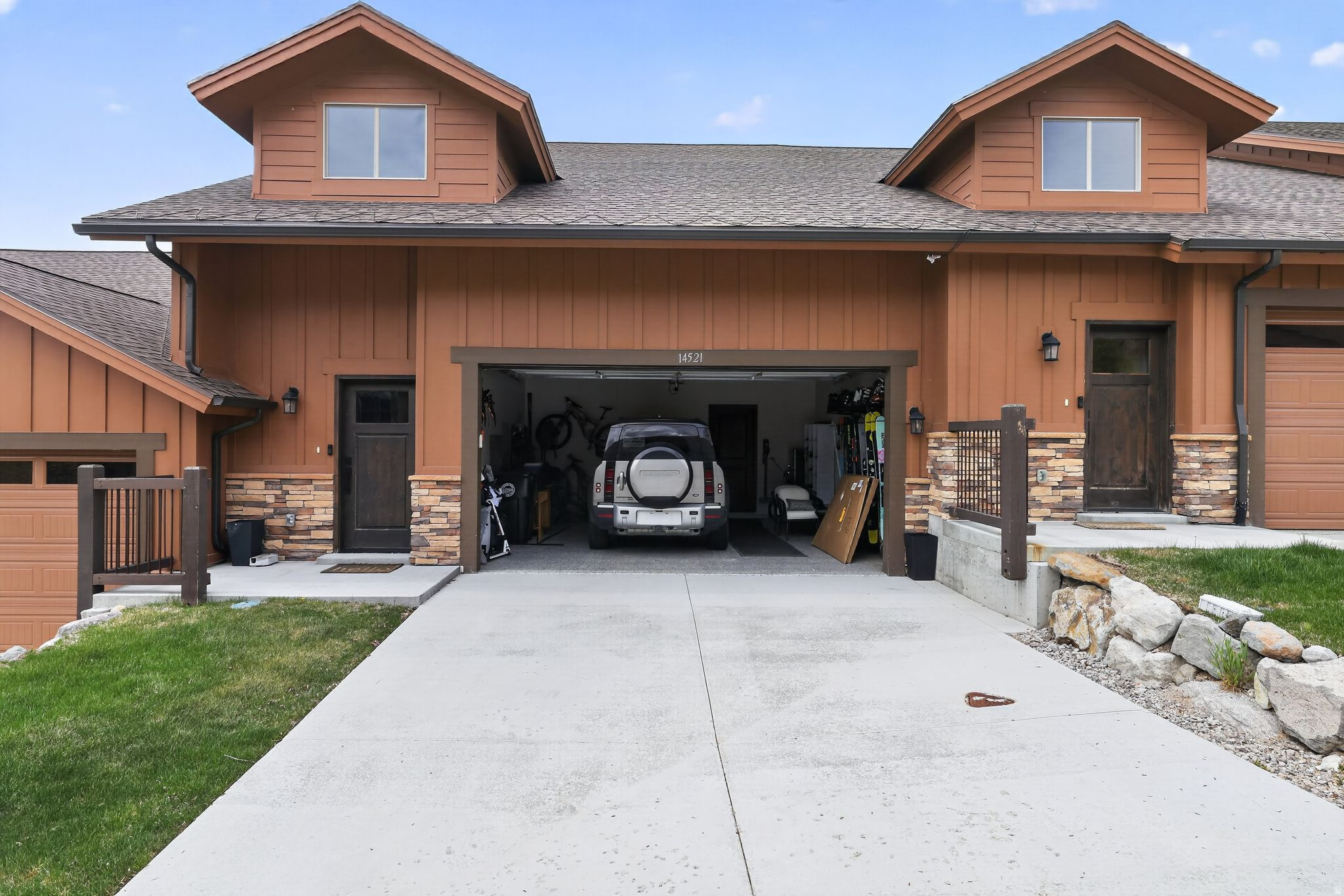 BLACKROCK RIDGE - Residential