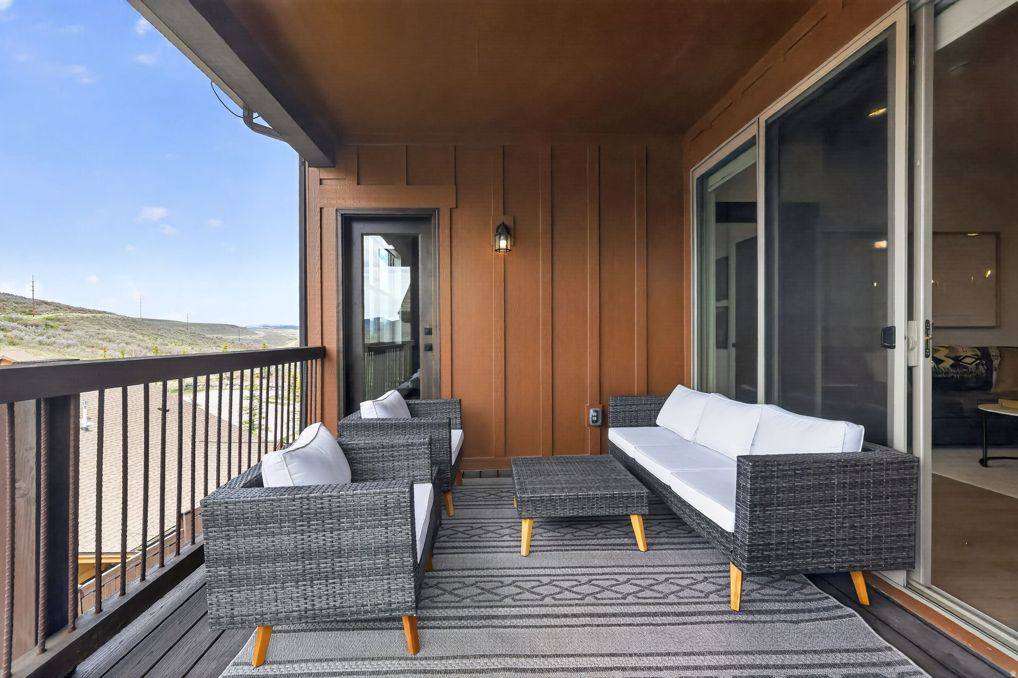 BLACKROCK RIDGE - Residential