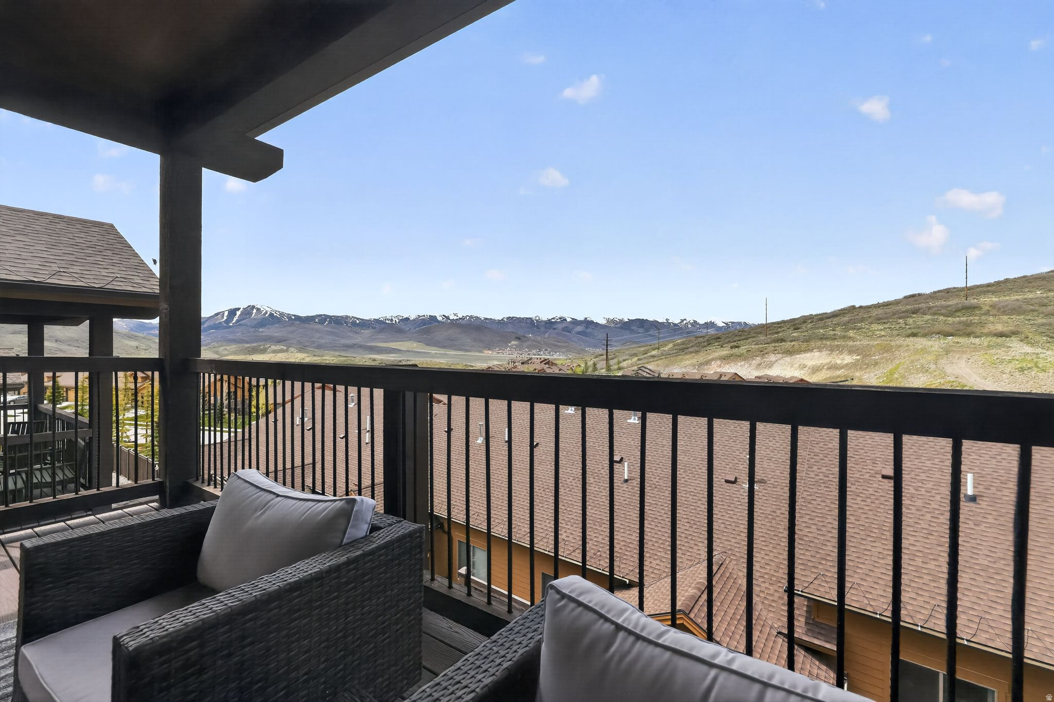 BLACKROCK RIDGE - Residential