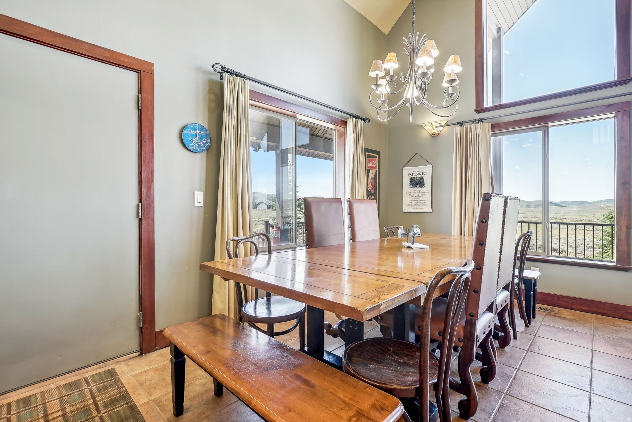 STRAWBERRY LAKEVIEW - Residential