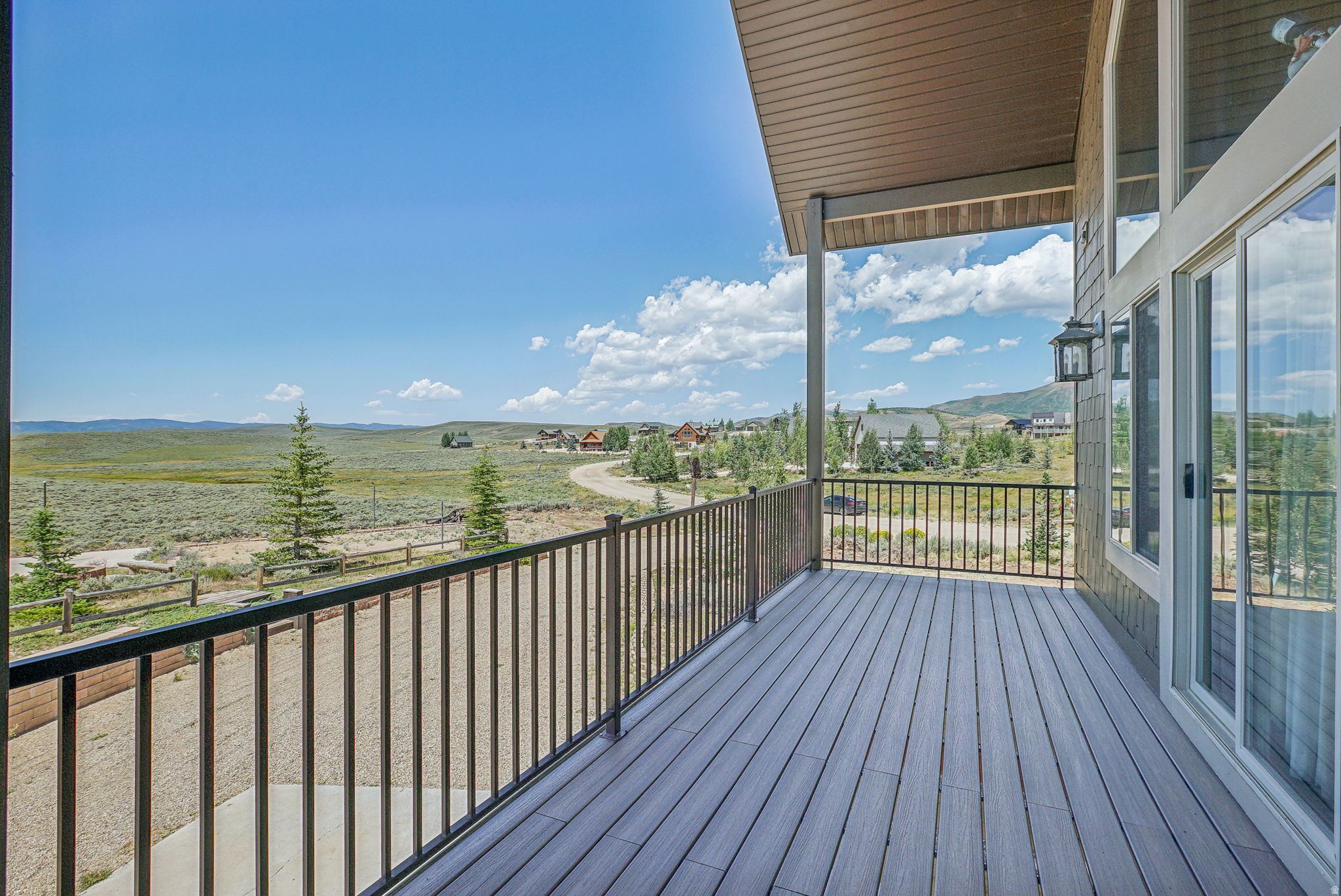 STRAWBERRY LAKEVIEW - Residential