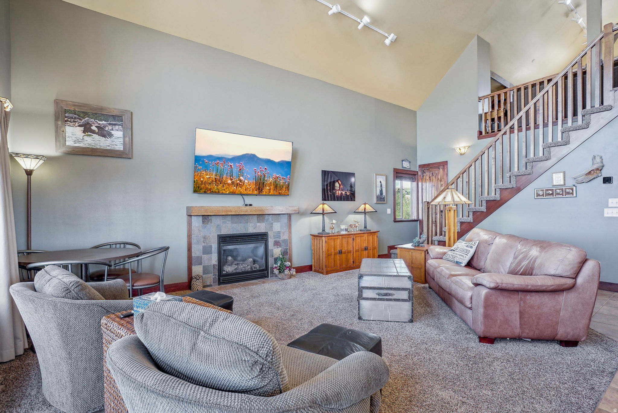 STRAWBERRY LAKEVIEW - Residential