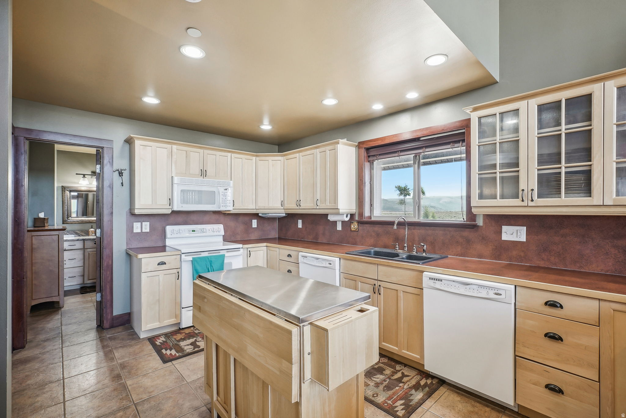 STRAWBERRY LAKEVIEW - Residential