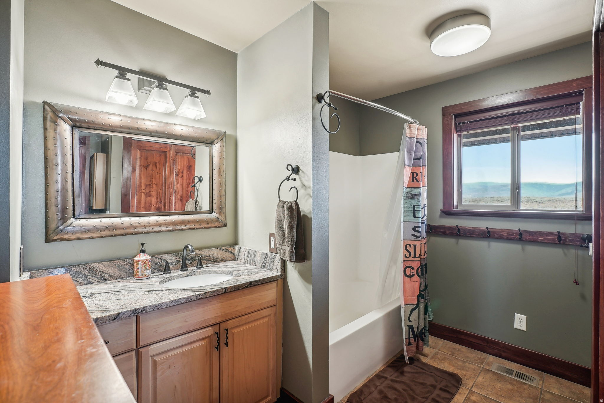 STRAWBERRY LAKEVIEW - Residential