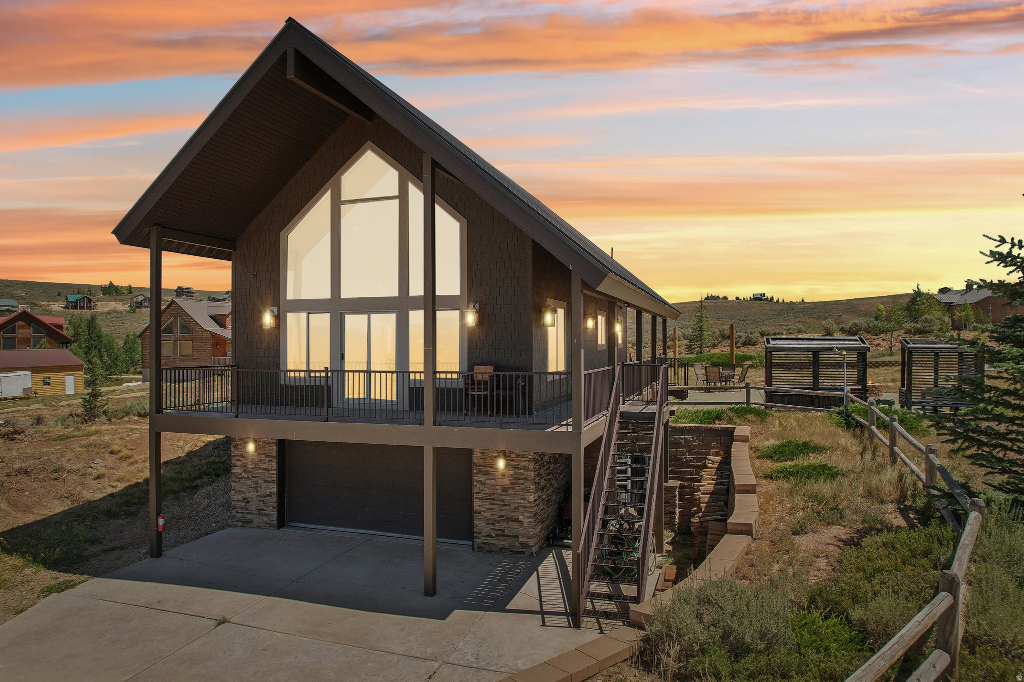 STRAWBERRY LAKEVIEW - Residential