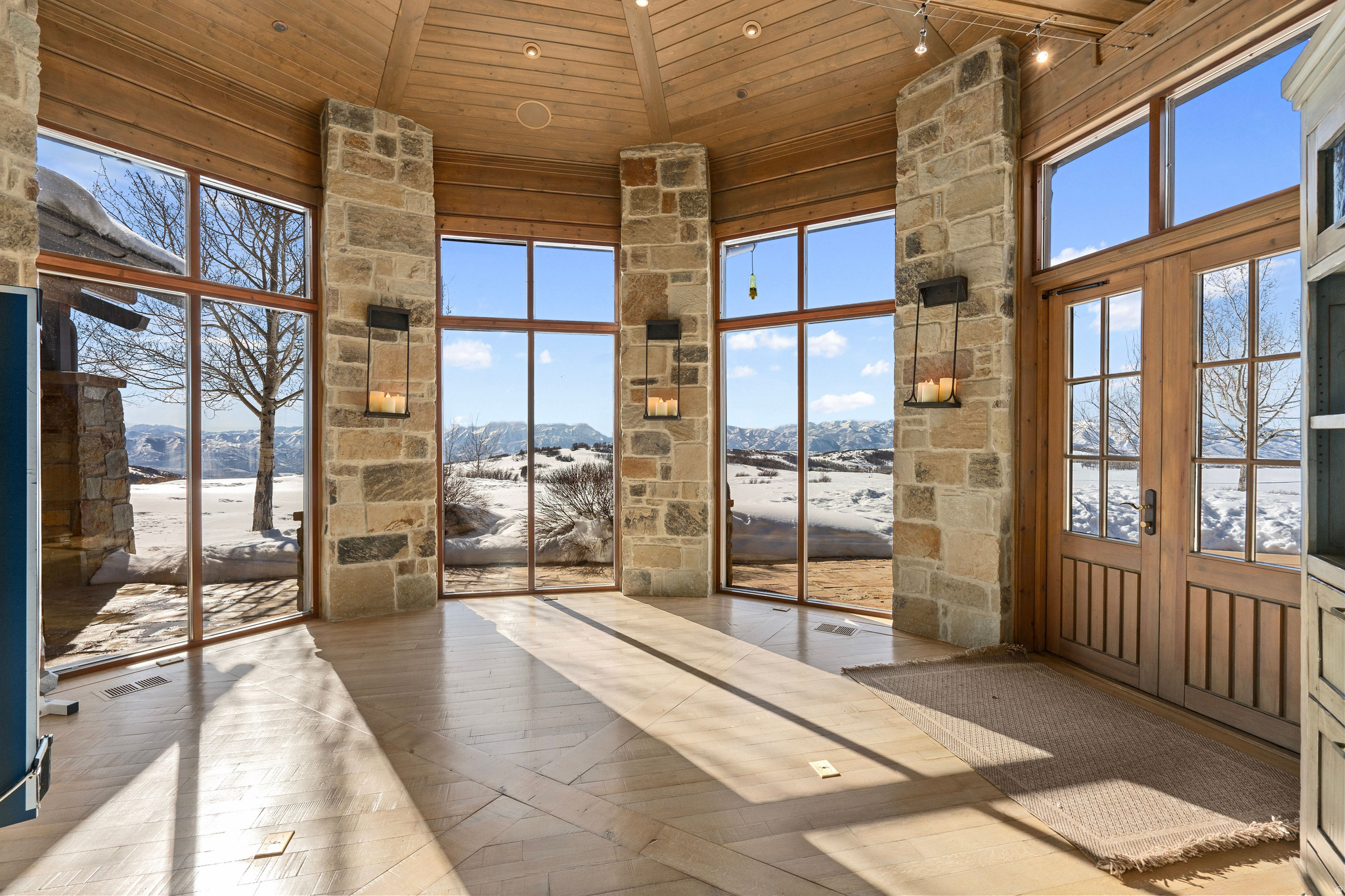 WOLF CREEK RANCH - Residential