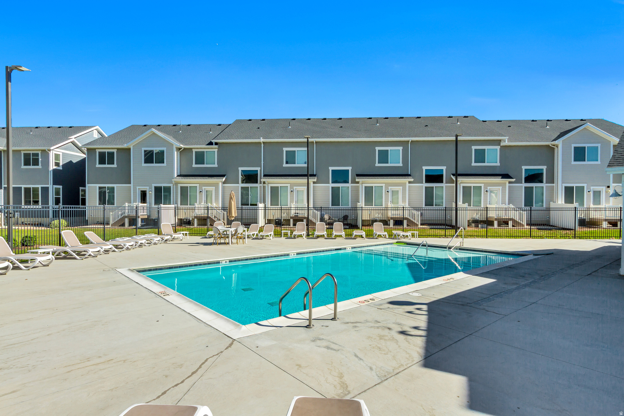 NORTH POINTE - Residential
