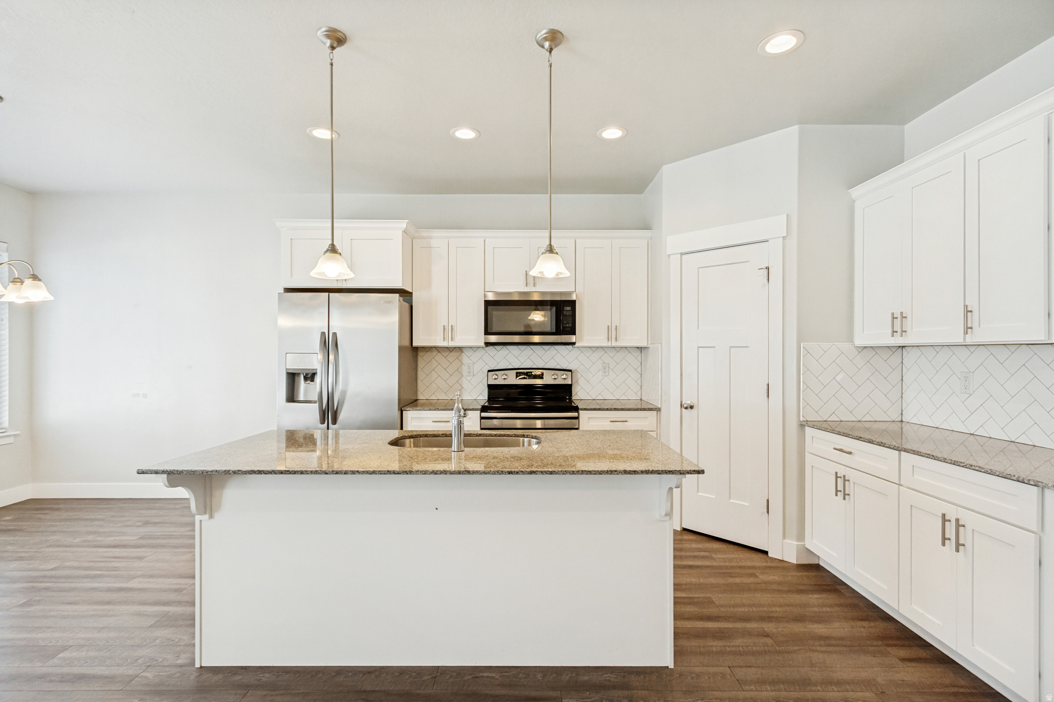 NORTH POINTE - Residential