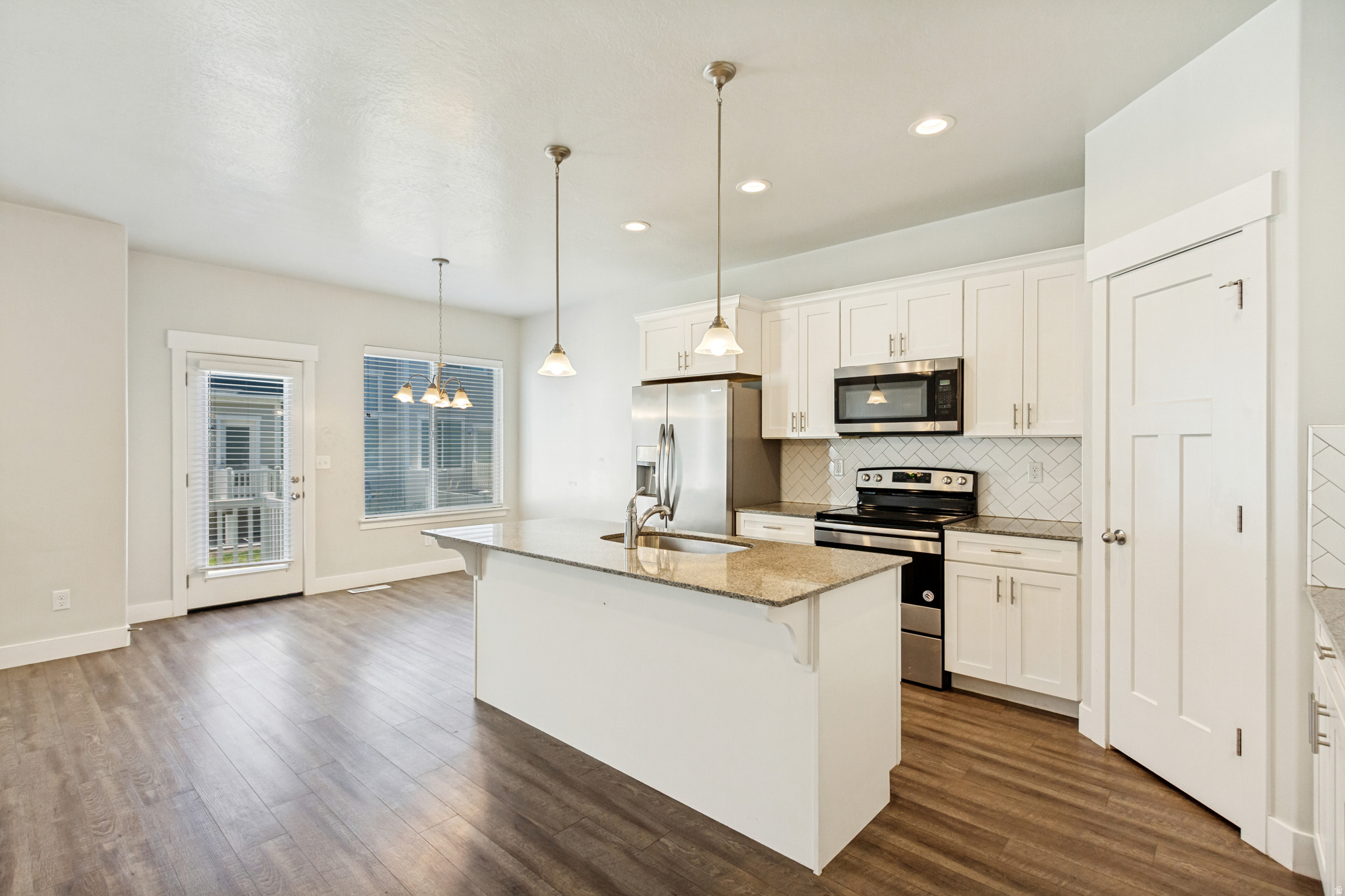 NORTH POINTE - Residential