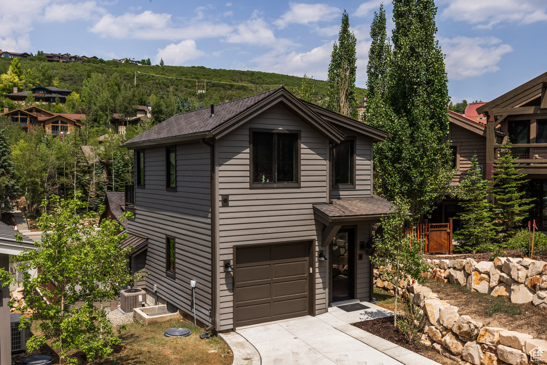 LILAC HILL - Residential