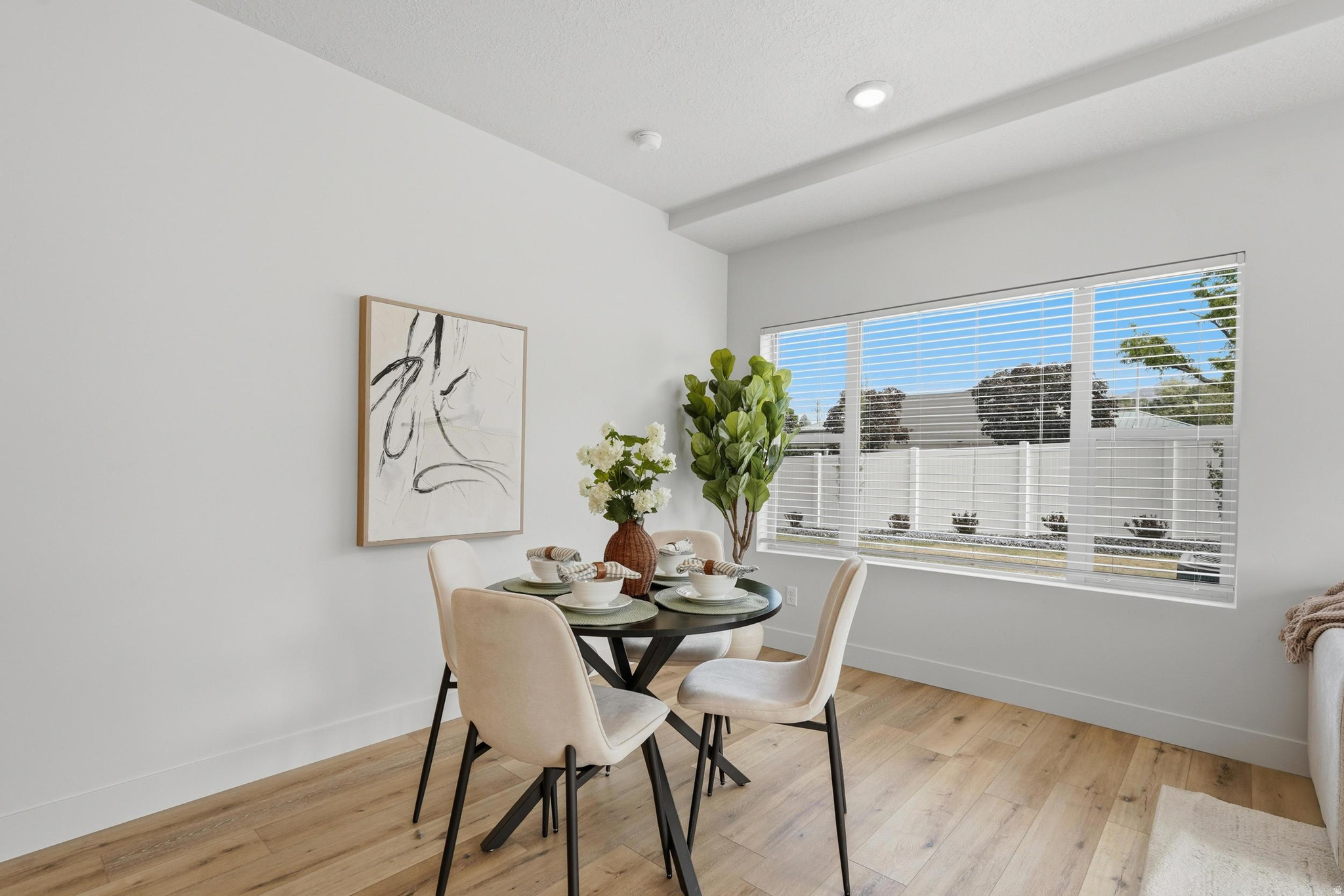 DYLANS TONWHOMES - Residential