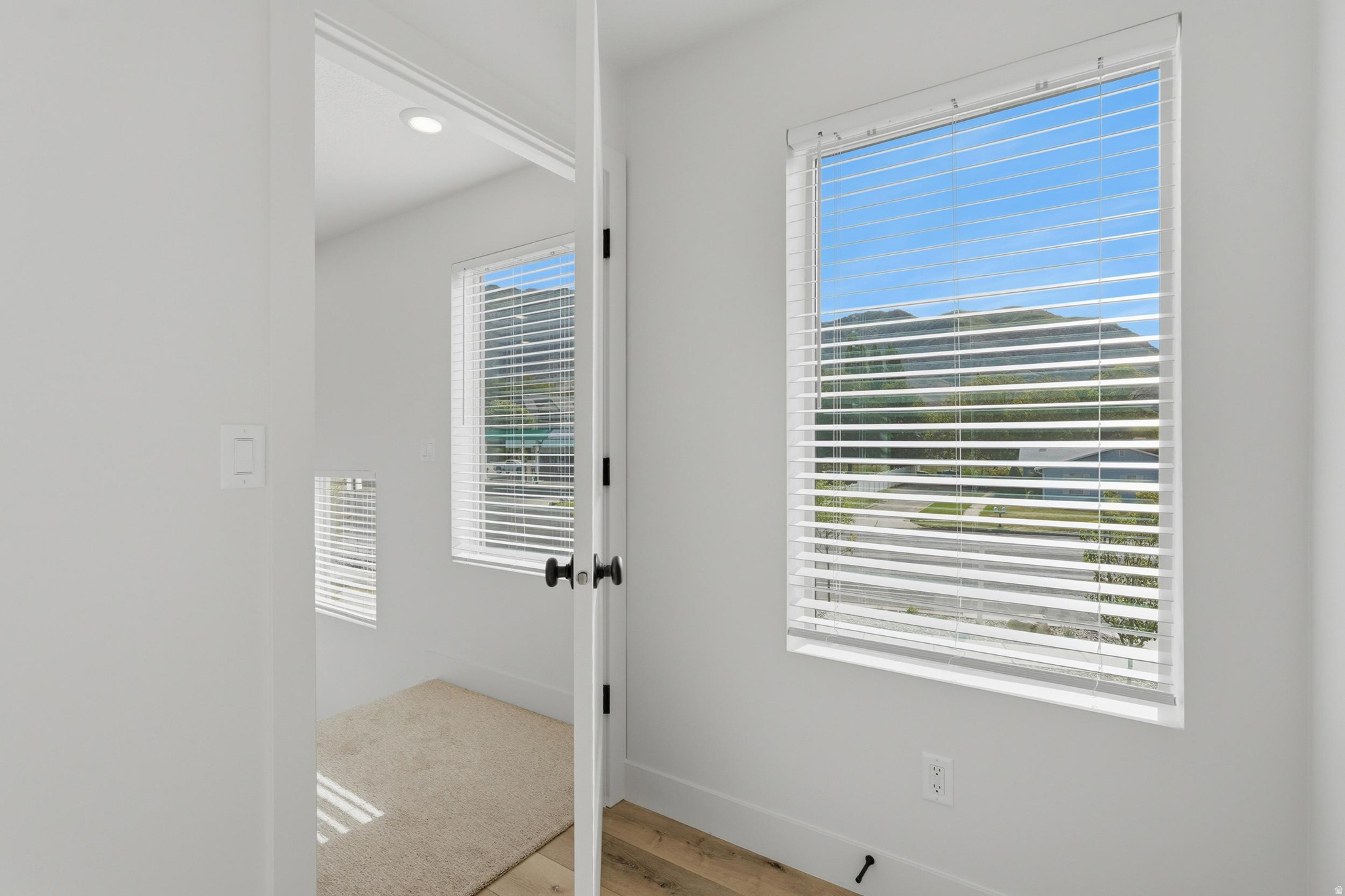 DYLANS TONWHOMES - Residential