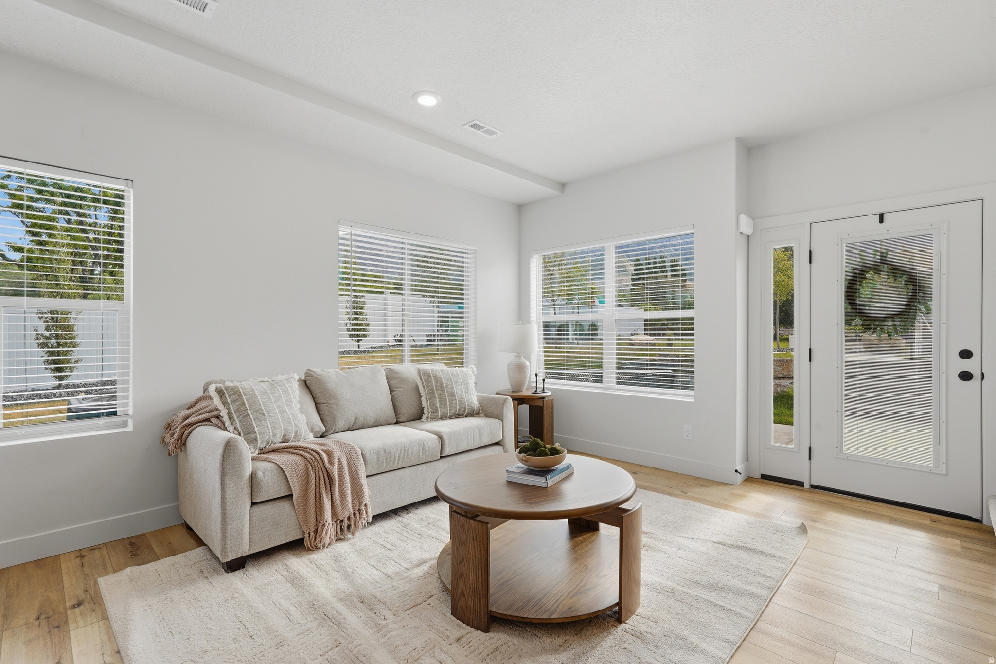 DYLANS TONWHOMES - Residential