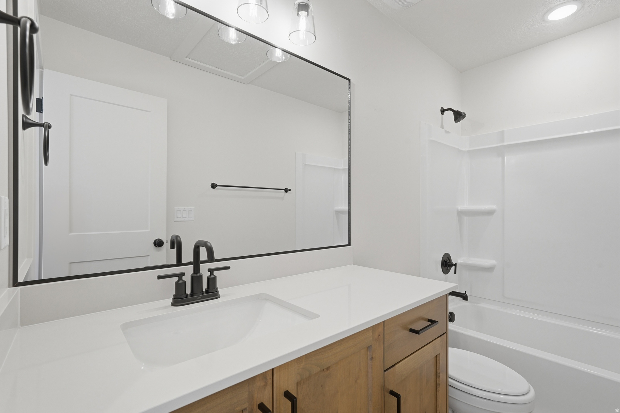 DYLANS TONWHOMES - Residential