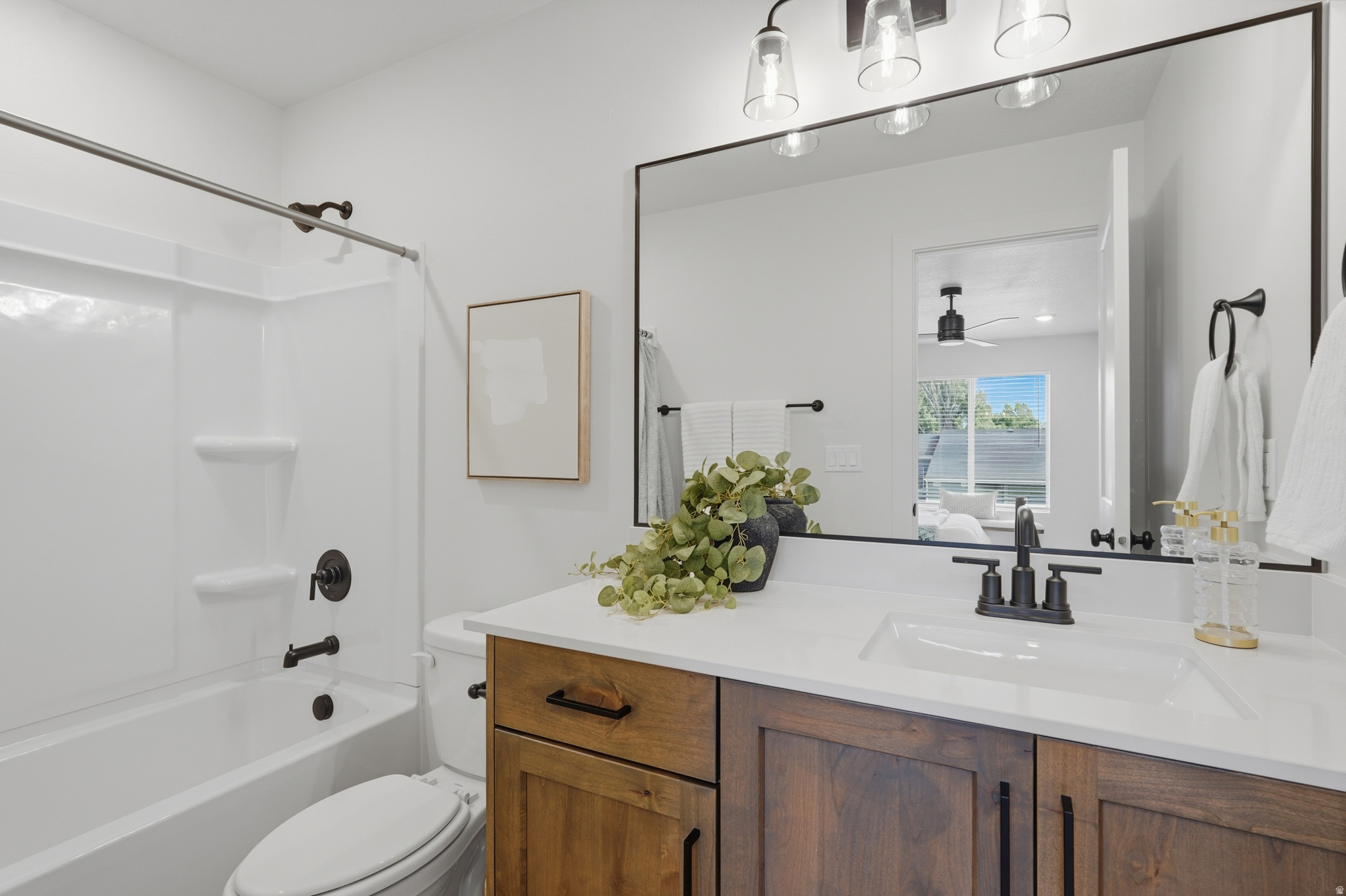 DYLANS TONWHOMES - Residential