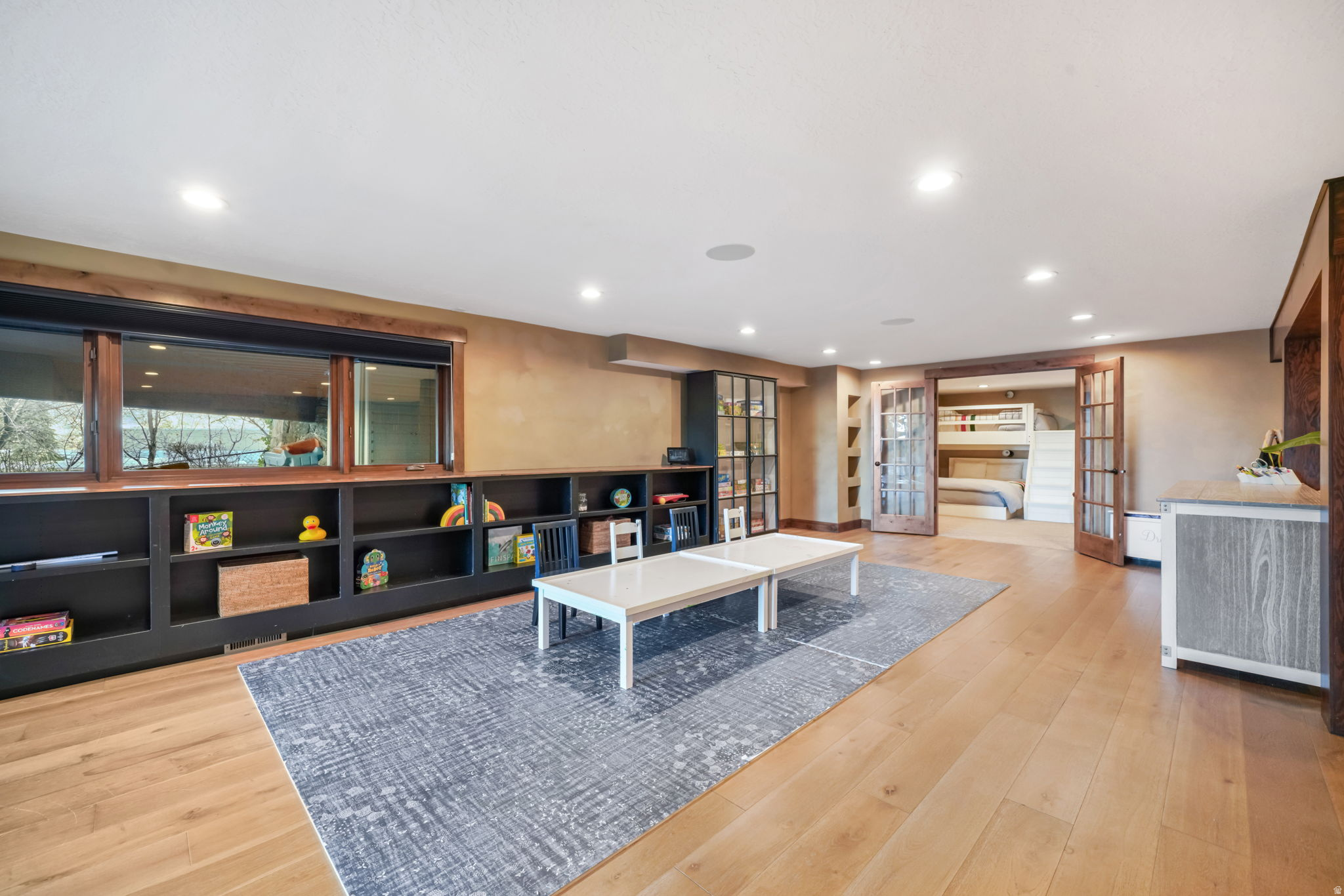 MT. OLYMPUS COVE - Residential