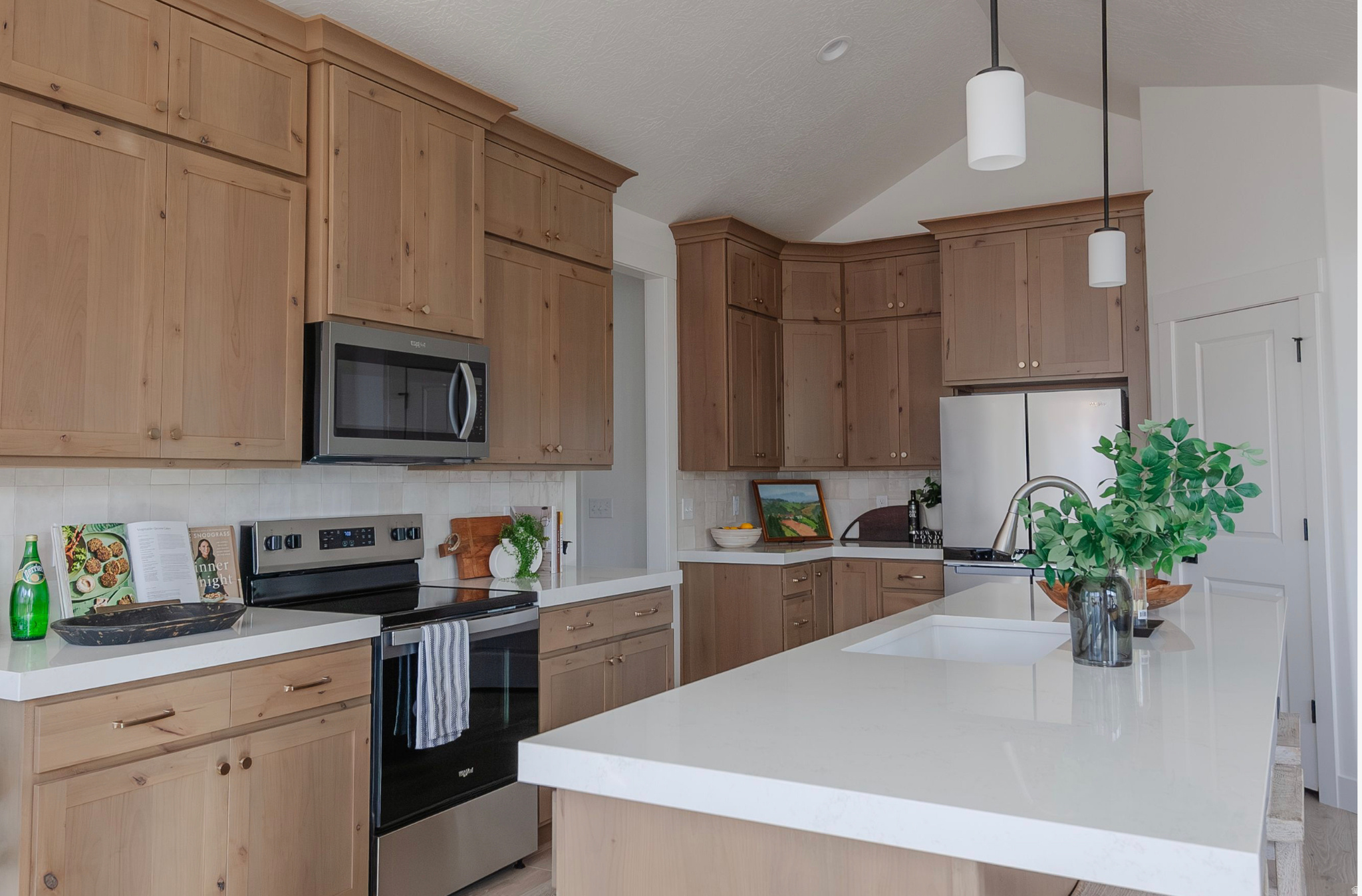 HIDDEN LANDING - Residential