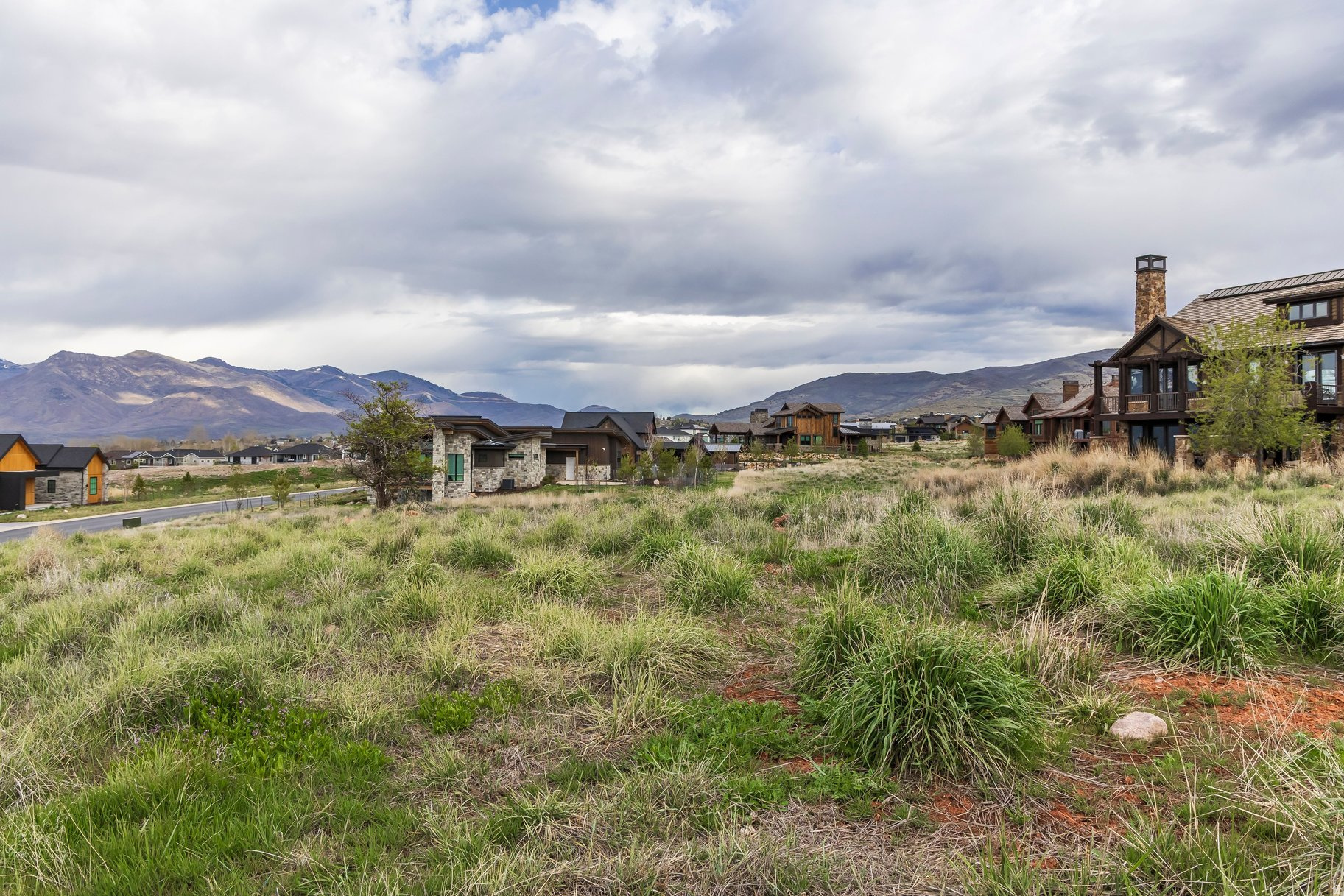 RED LEDGES - Land