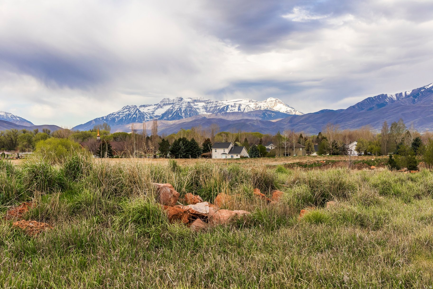 RED LEDGES - Land