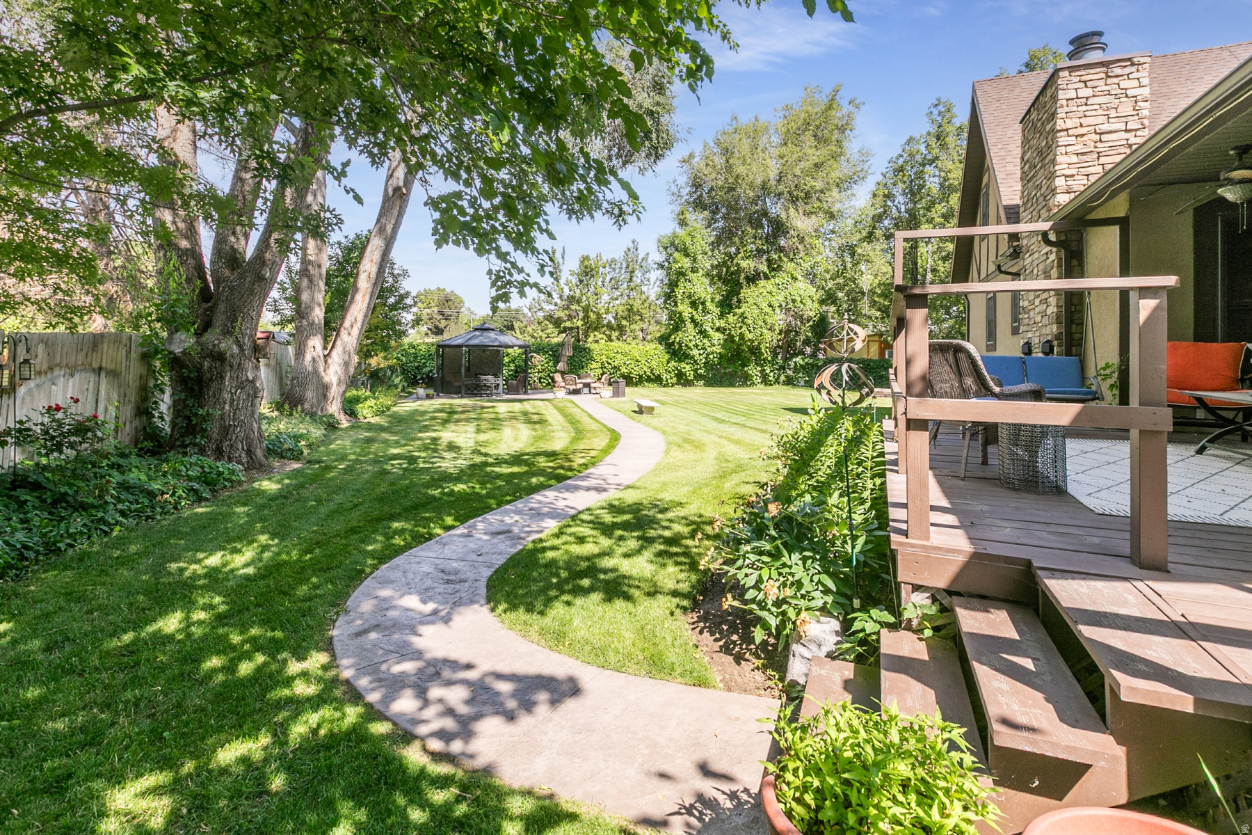 COUNTRY MEADOWS #D - Residential