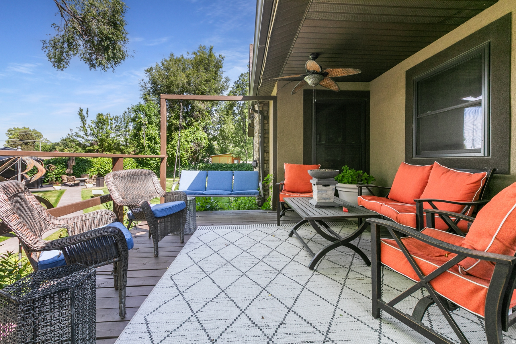 COUNTRY MEADOWS #D - Residential
