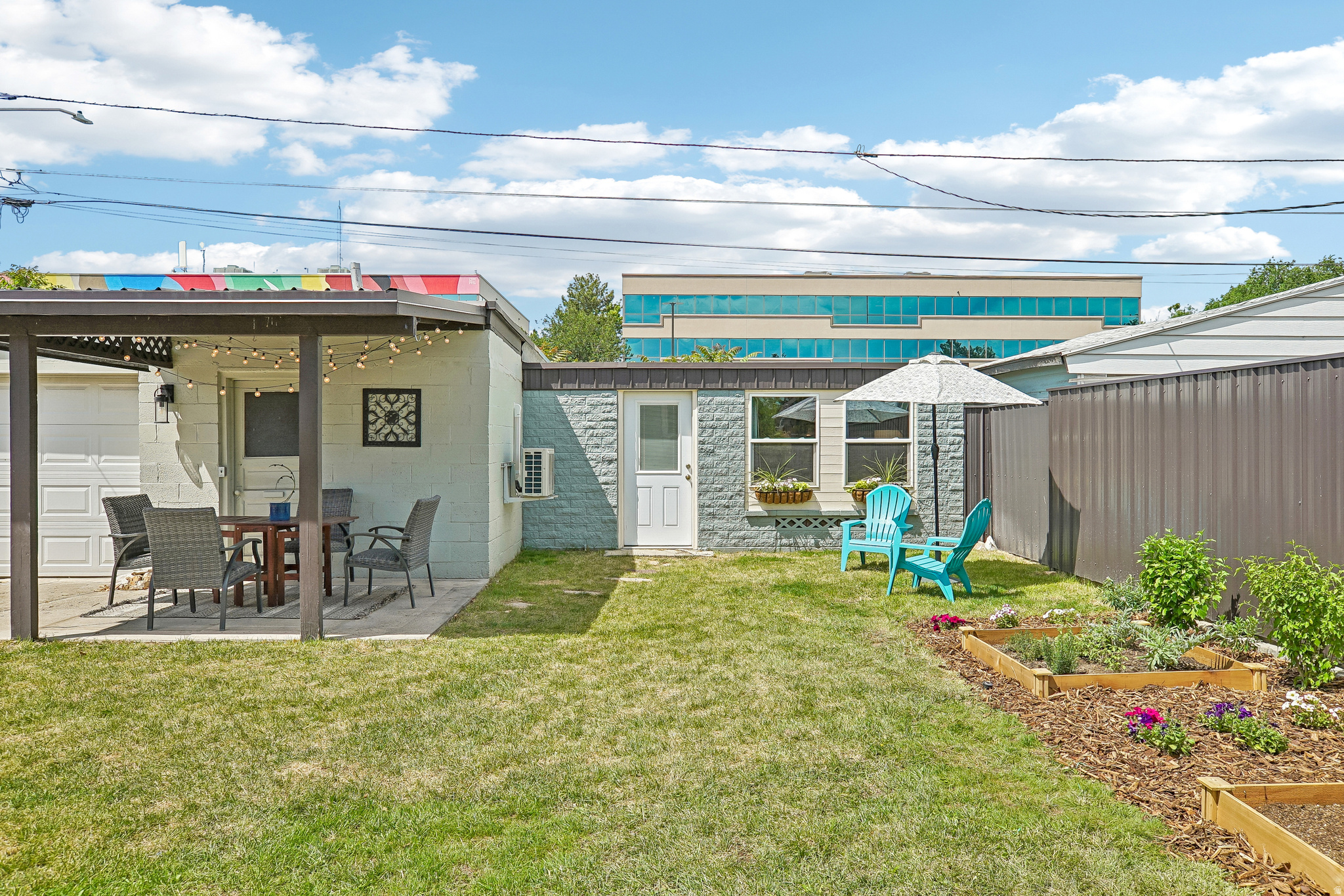 BIG FIELD - Residential