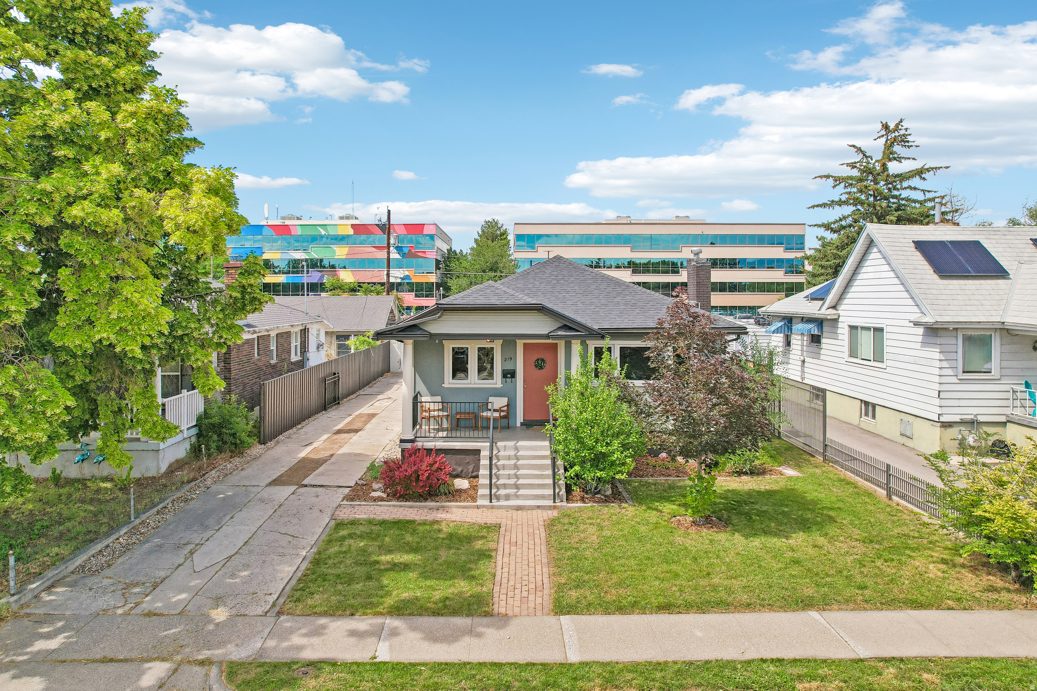 BIG FIELD - Residential