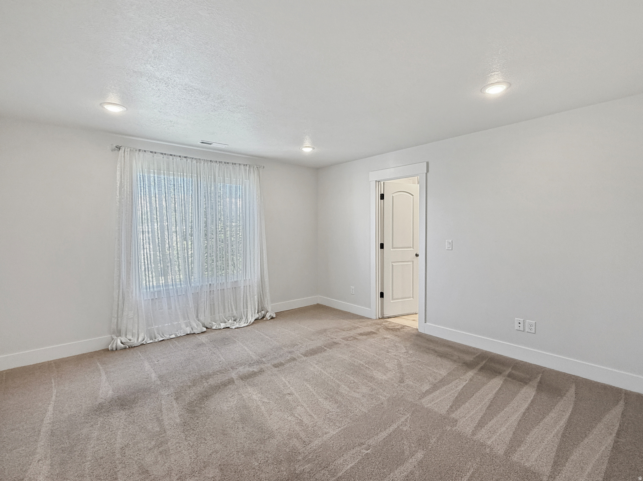 RIVERSIDE PLACE - Residential