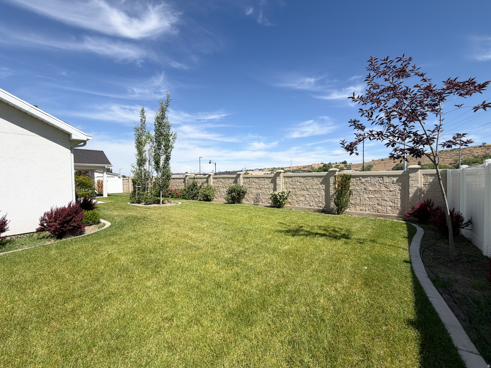 RIVERSIDE PLACE - Residential