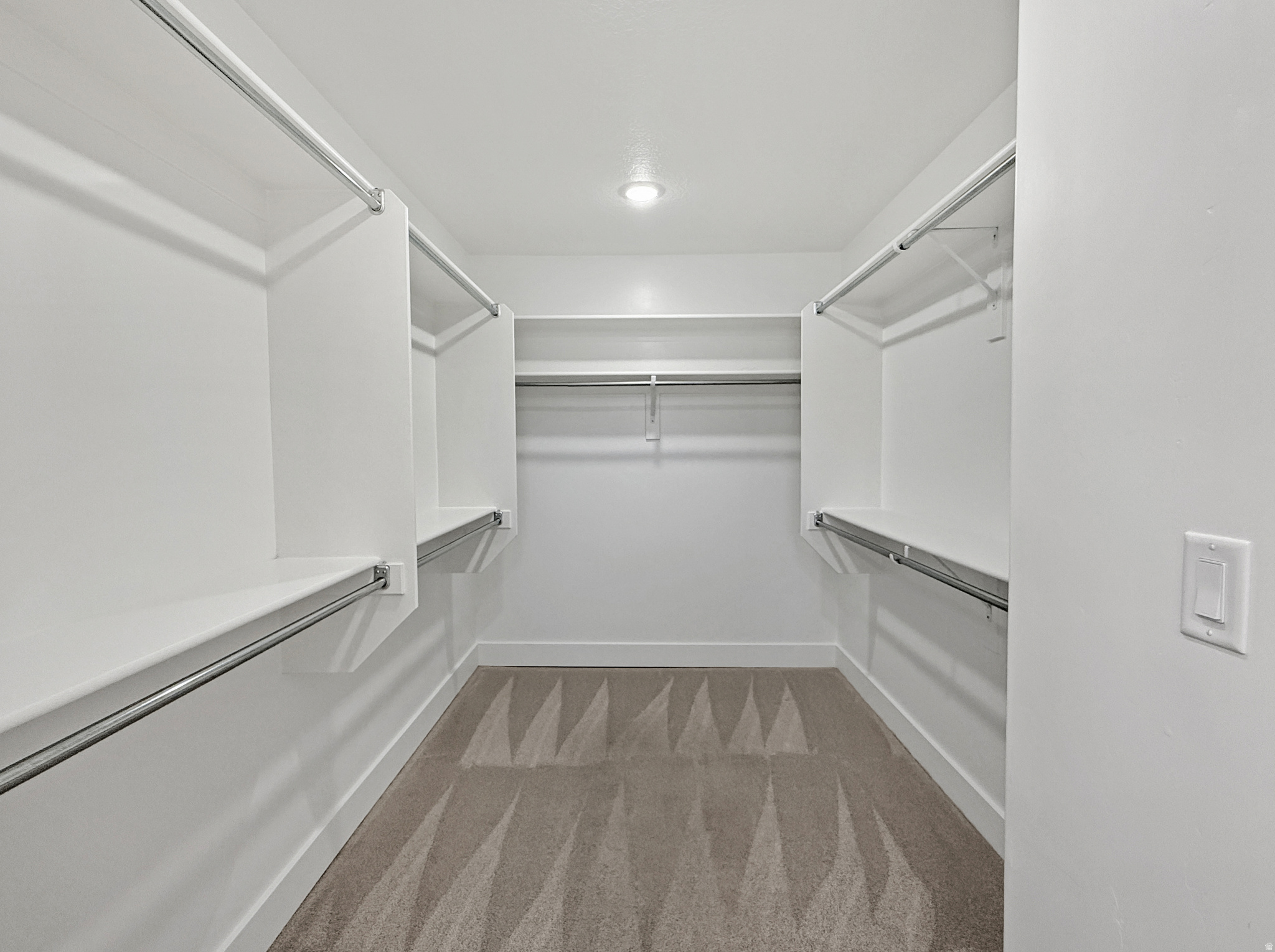 RIVERSIDE PLACE - Residential