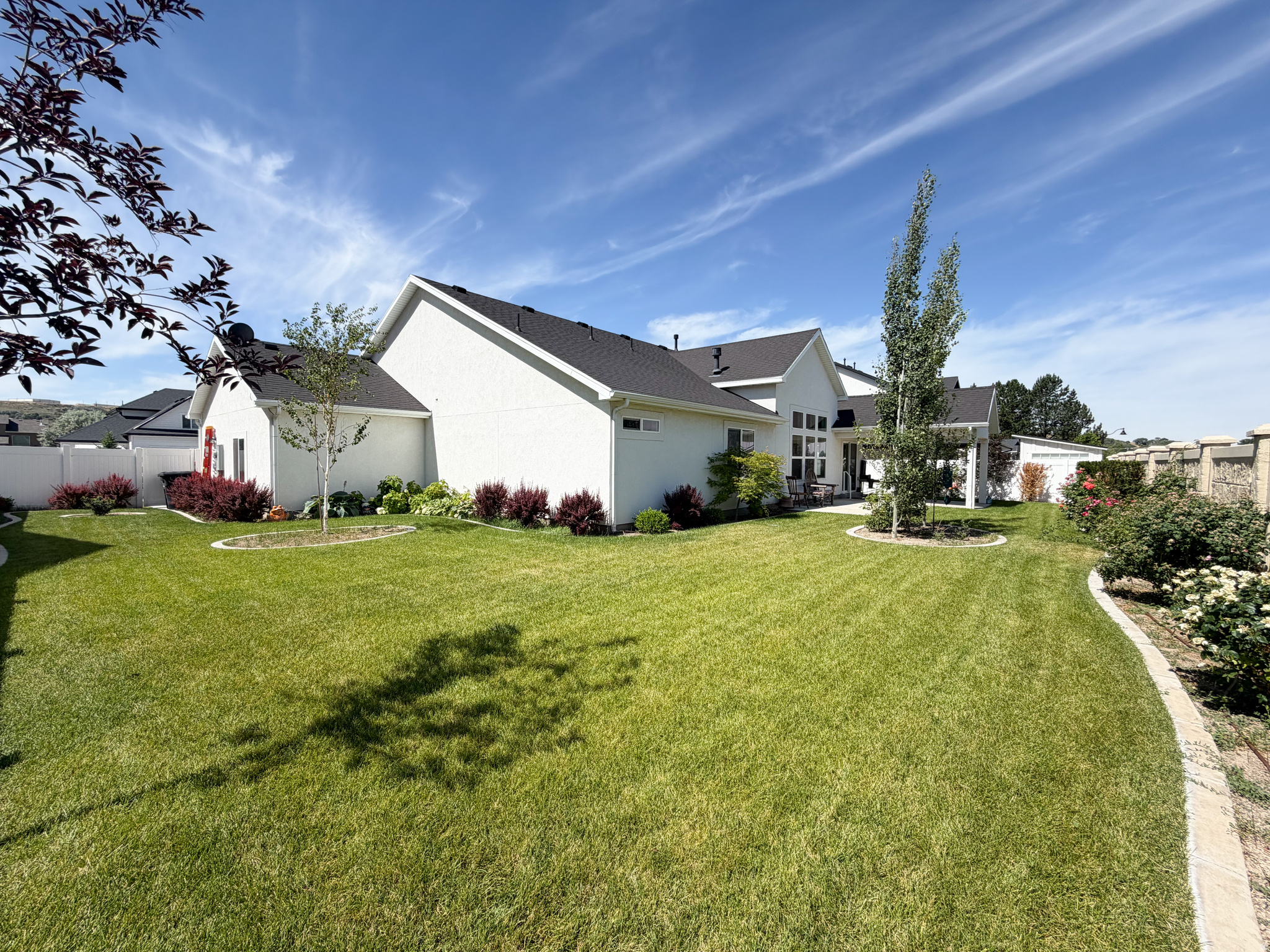 RIVERSIDE PLACE - Residential