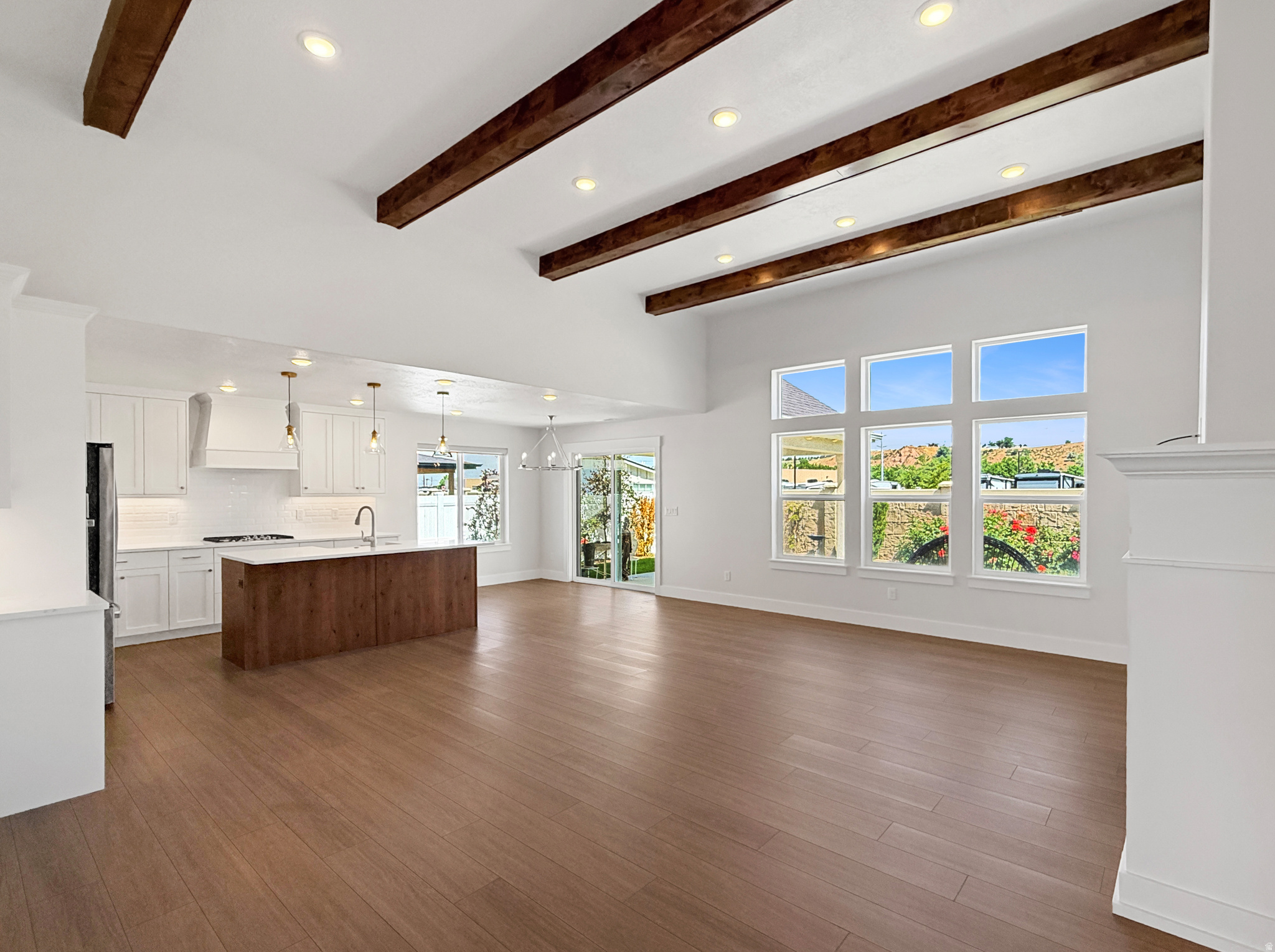 RIVERSIDE PLACE - Residential