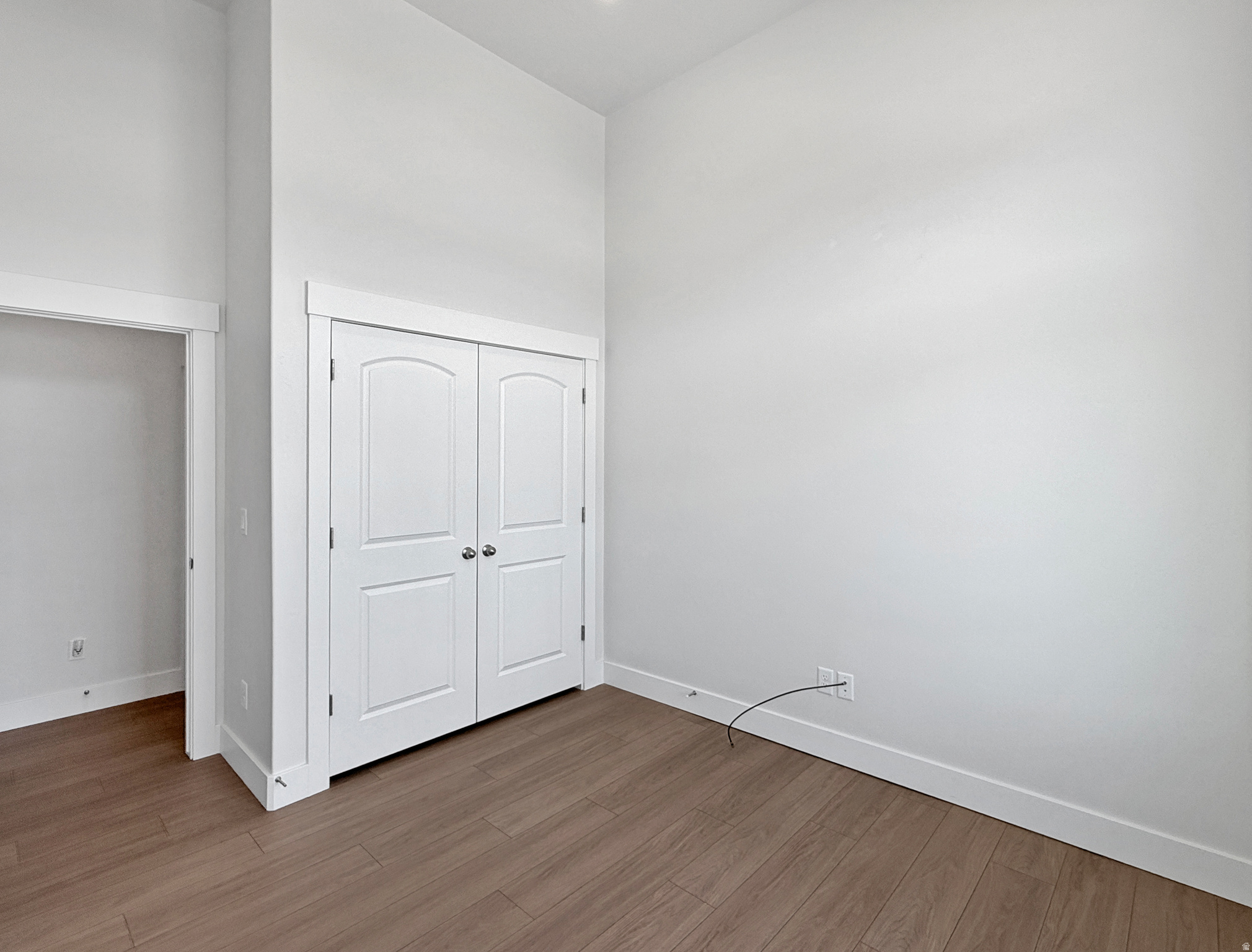 RIVERSIDE PLACE - Residential