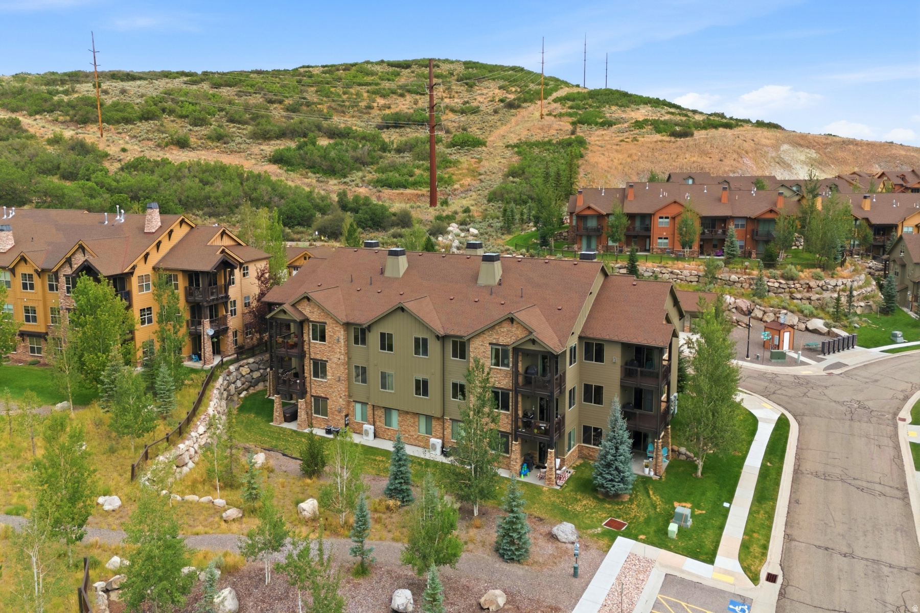 IROQUOIS - Residential