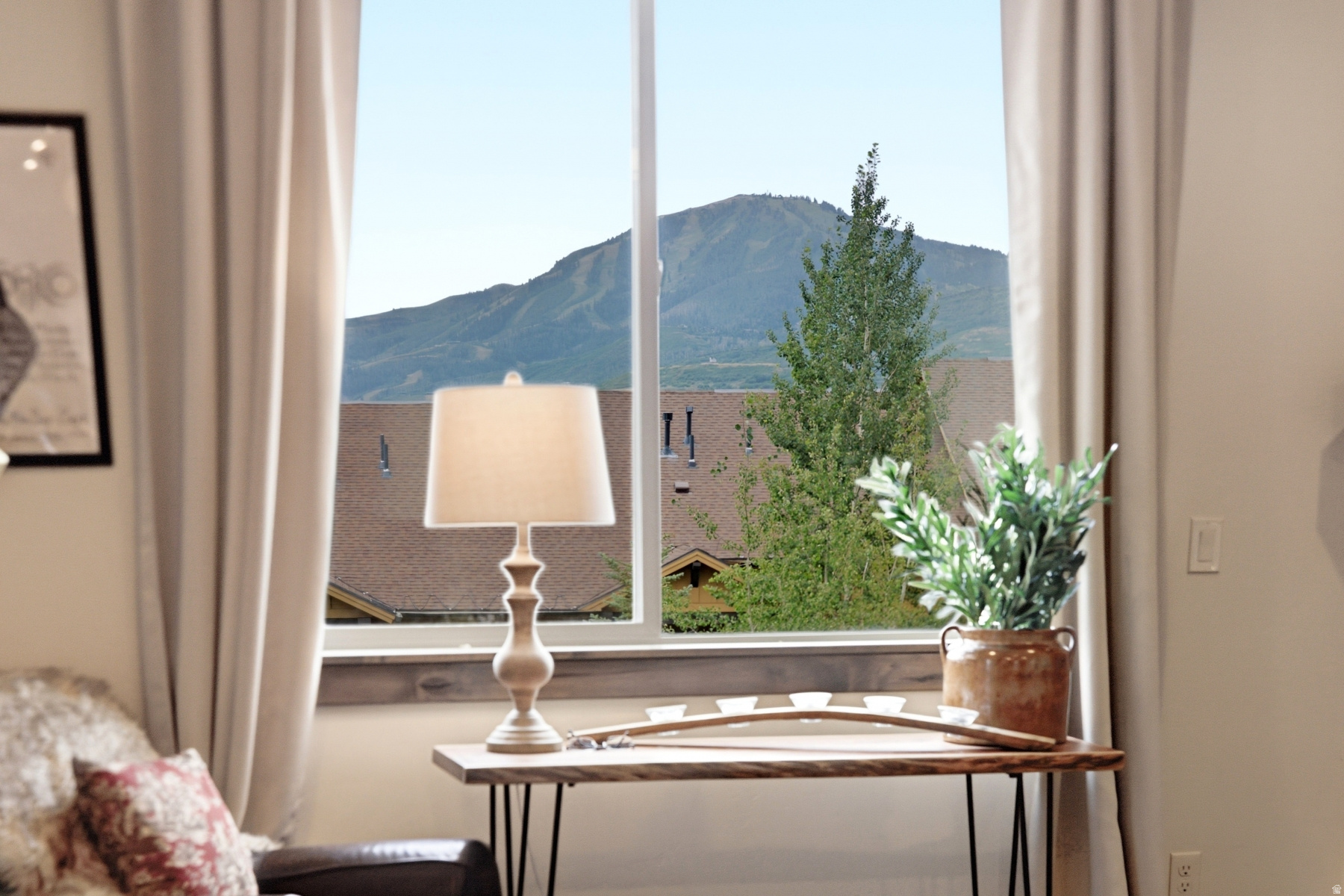 IROQUOIS - Residential