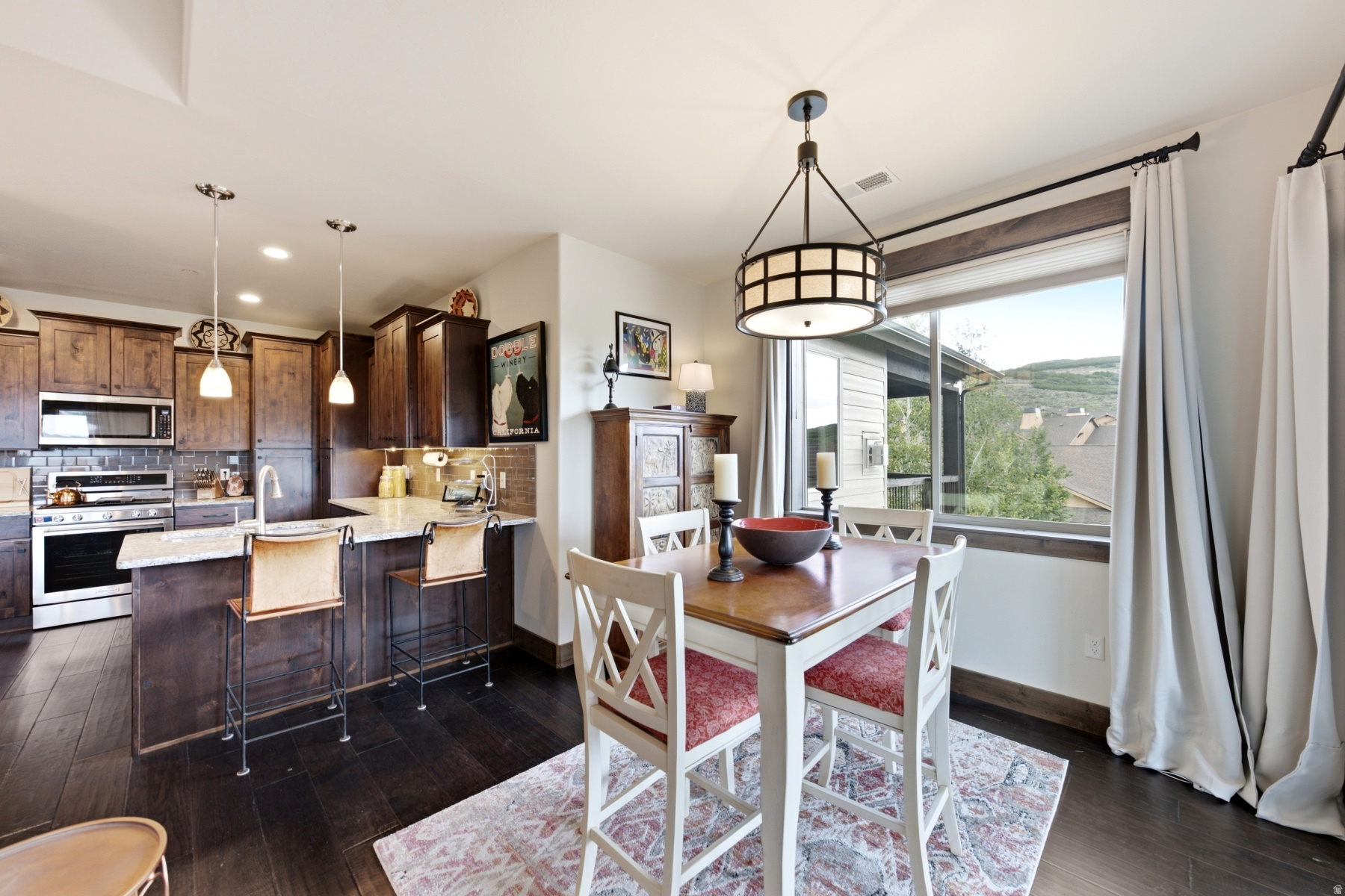 IROQUOIS - Residential