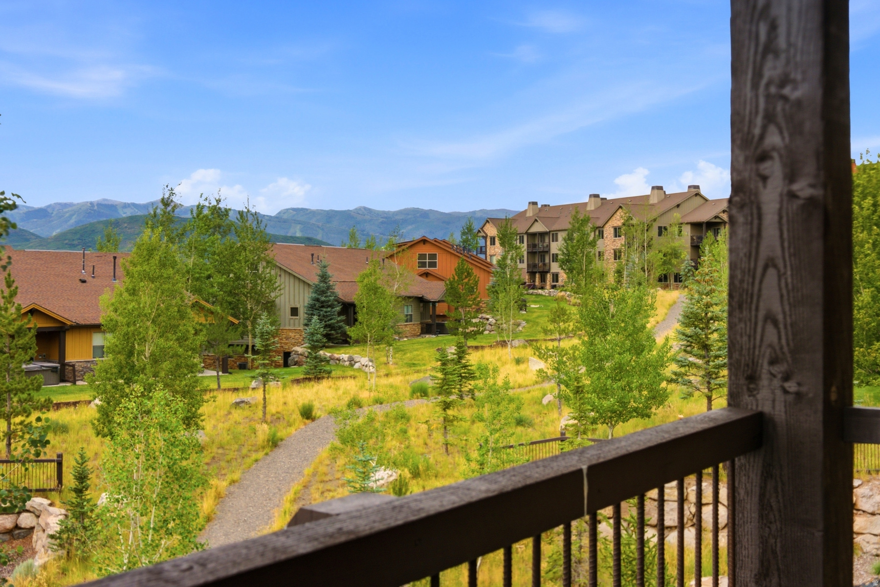 IROQUOIS - Residential