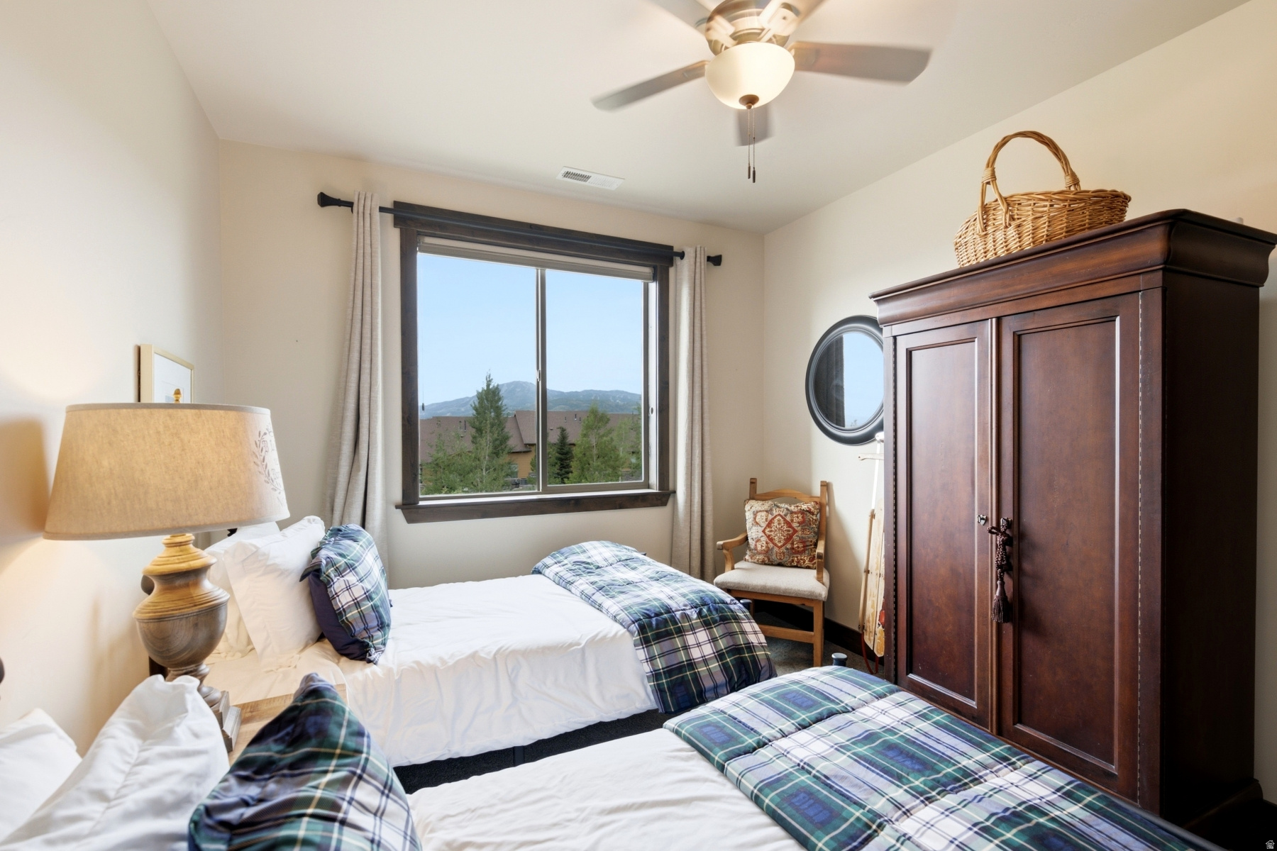 IROQUOIS - Residential