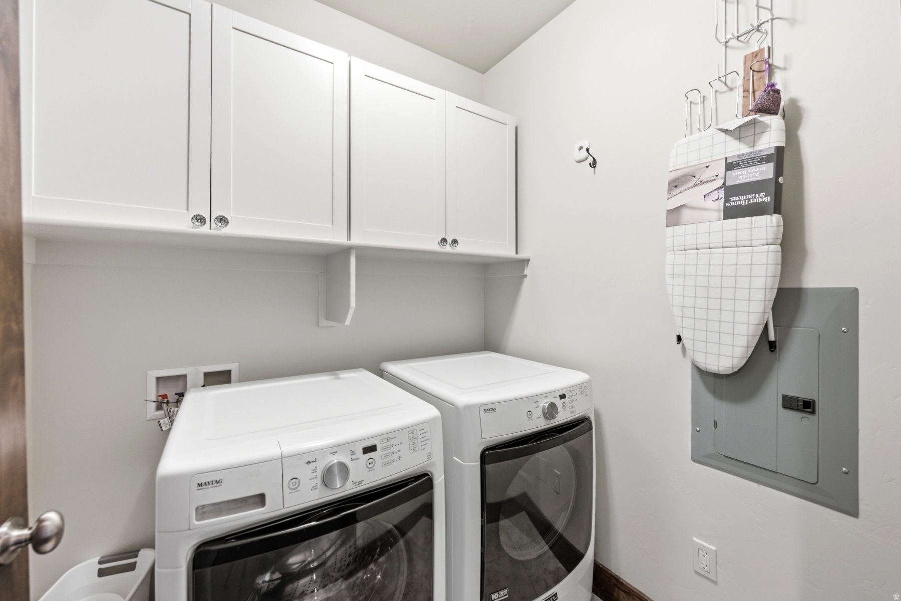 IROQUOIS - Residential