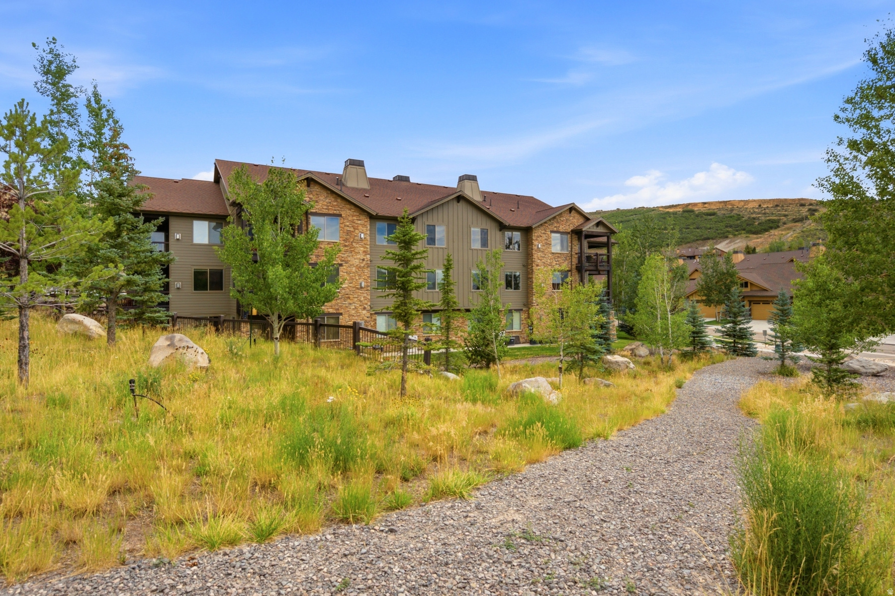 IROQUOIS - Residential