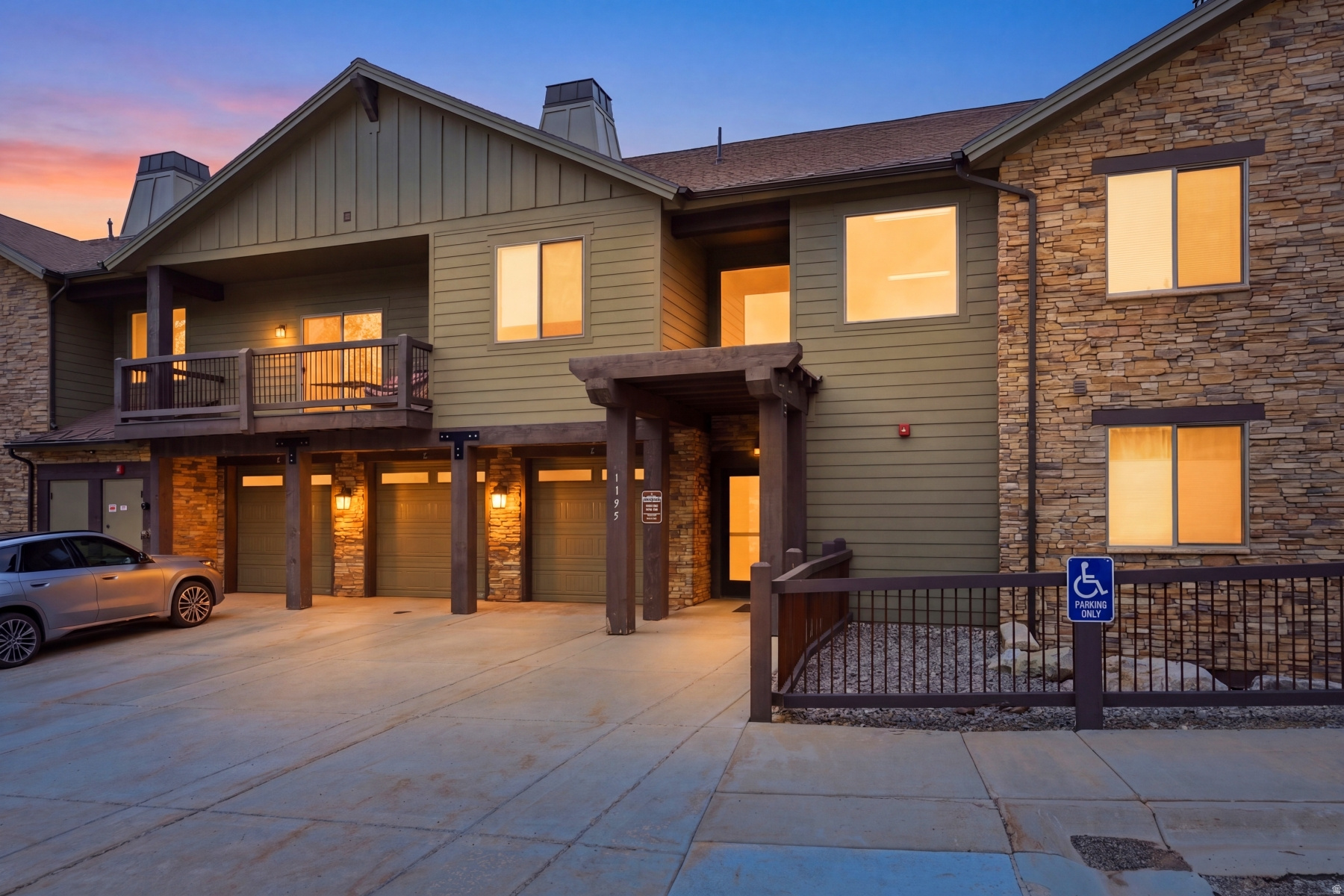 IROQUOIS - Residential