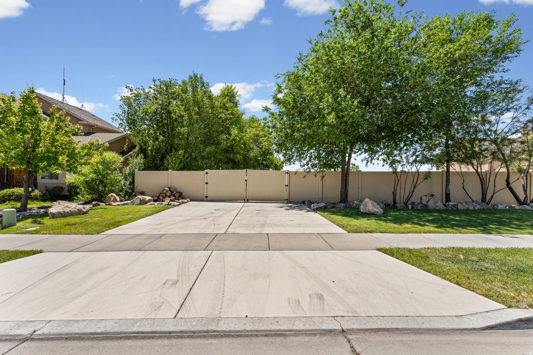 CEDARS @ CEDAR HILLS - Residential