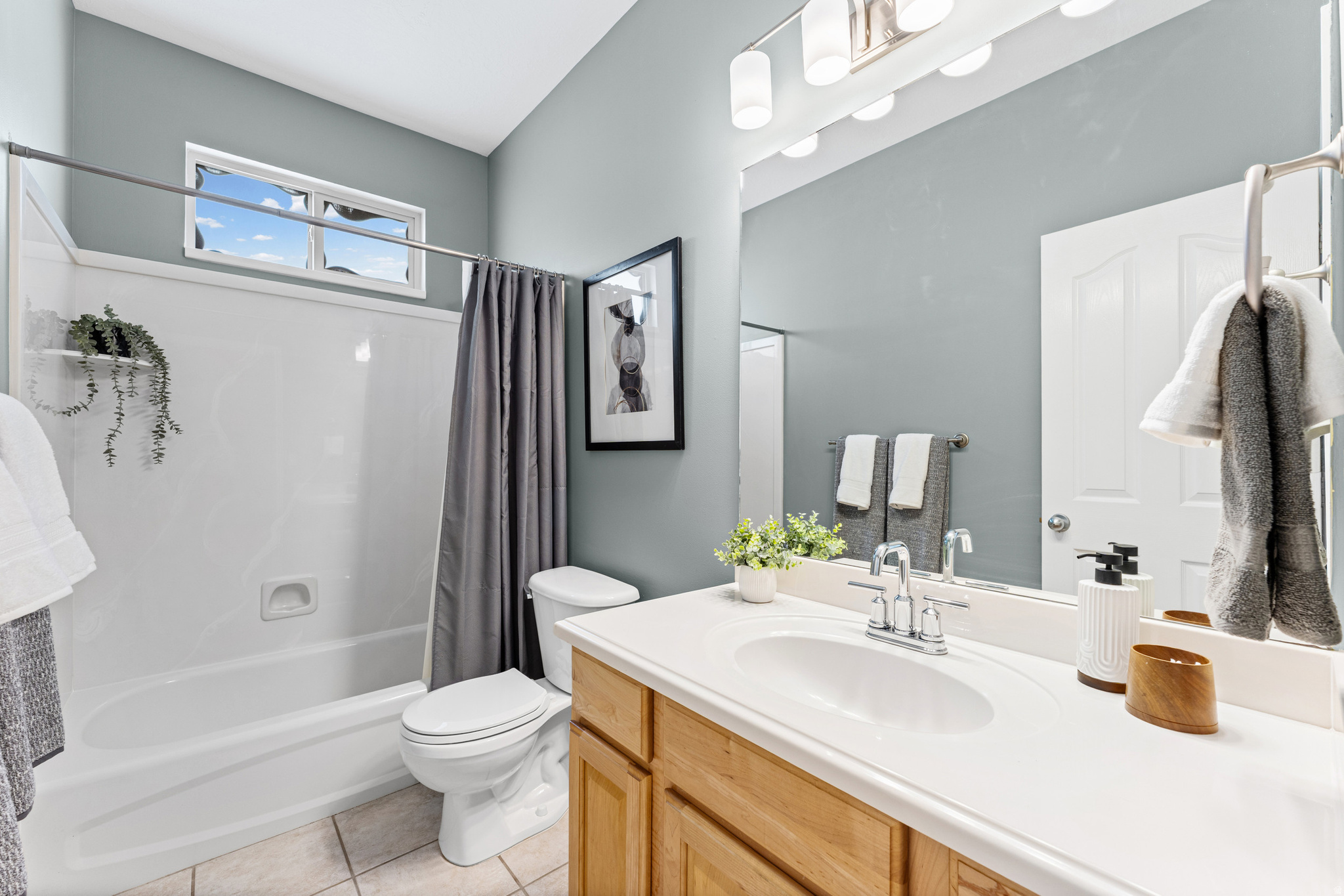 CEDARS @ CEDAR HILLS - Residential