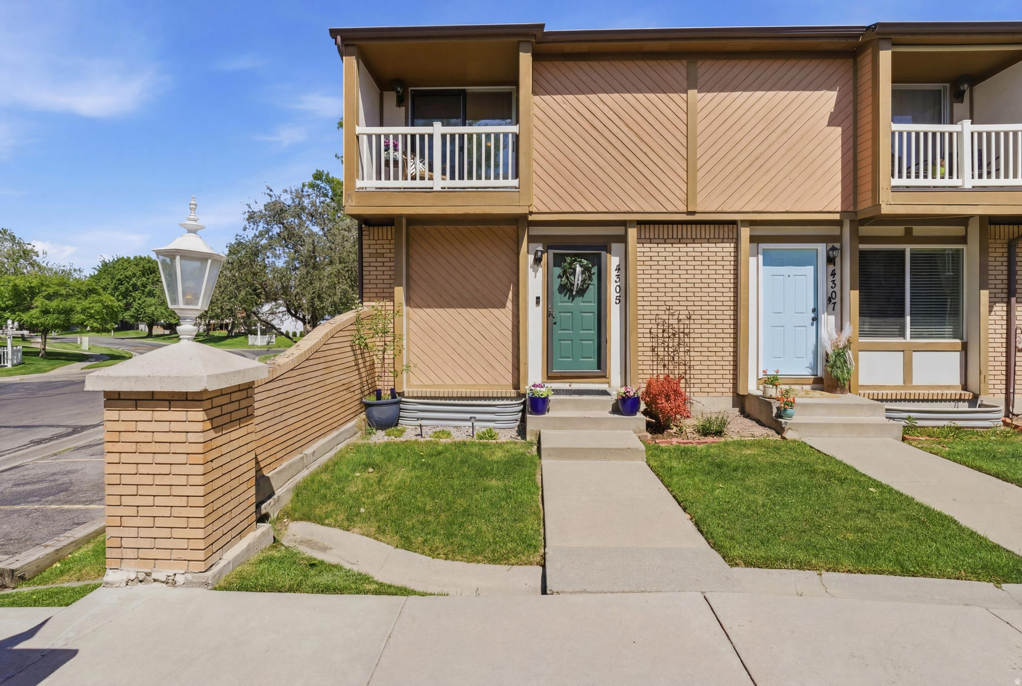 BARRINGTON PARK - Residential