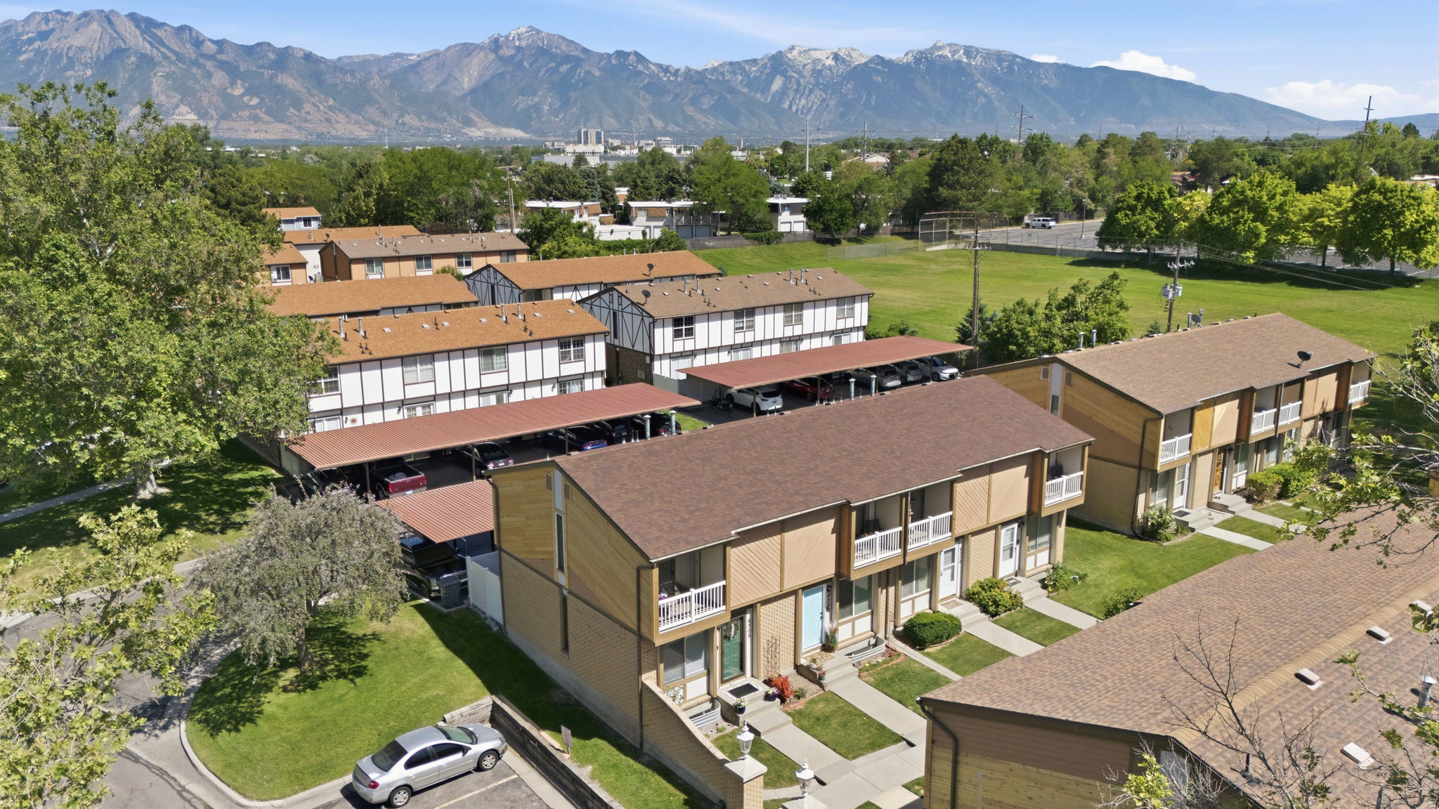 BARRINGTON PARK - Residential